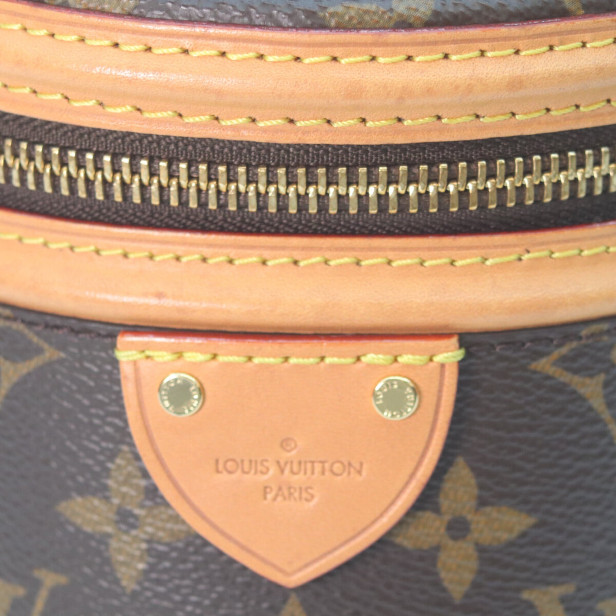 Louis Vuitton Beige Monogram Shoulder Bag (Pre-Owned)