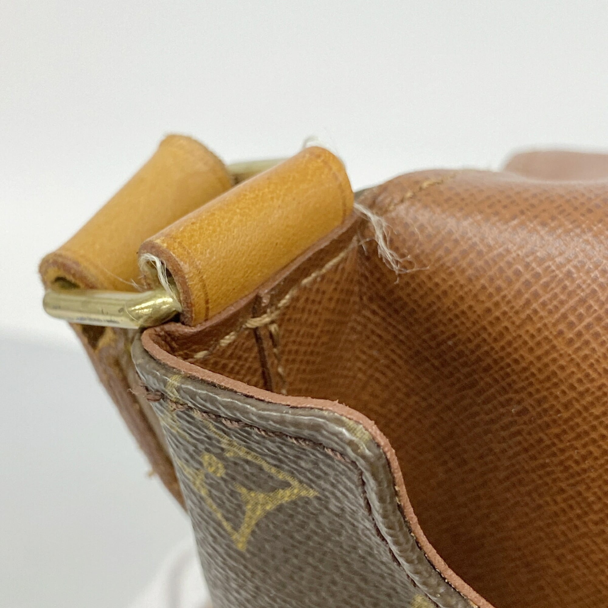 Louis Vuitton Brown Shoulder Bag (Pre-Owned)
