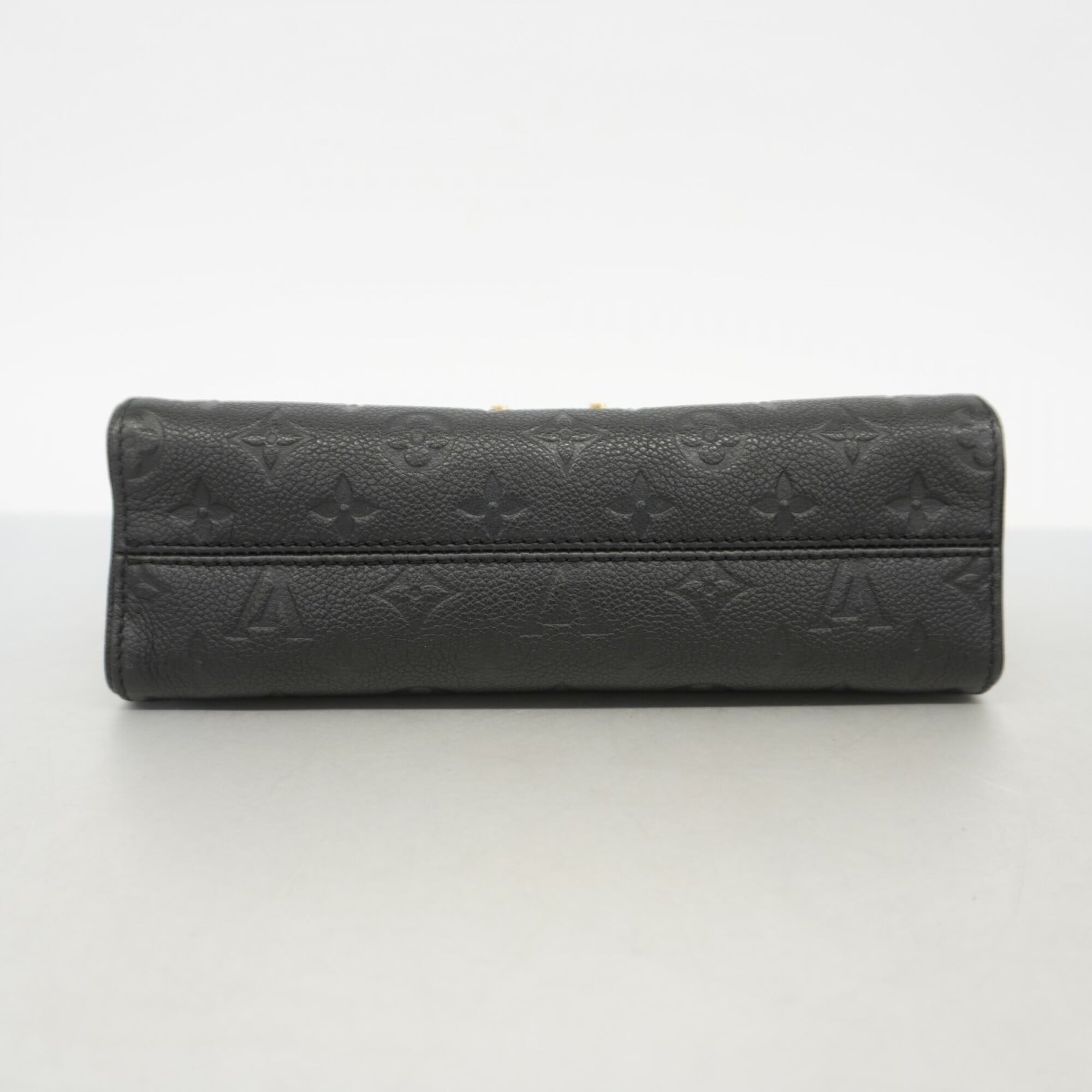 Louis Vuitton Noir Shoulder Bag (Pre-Owned)