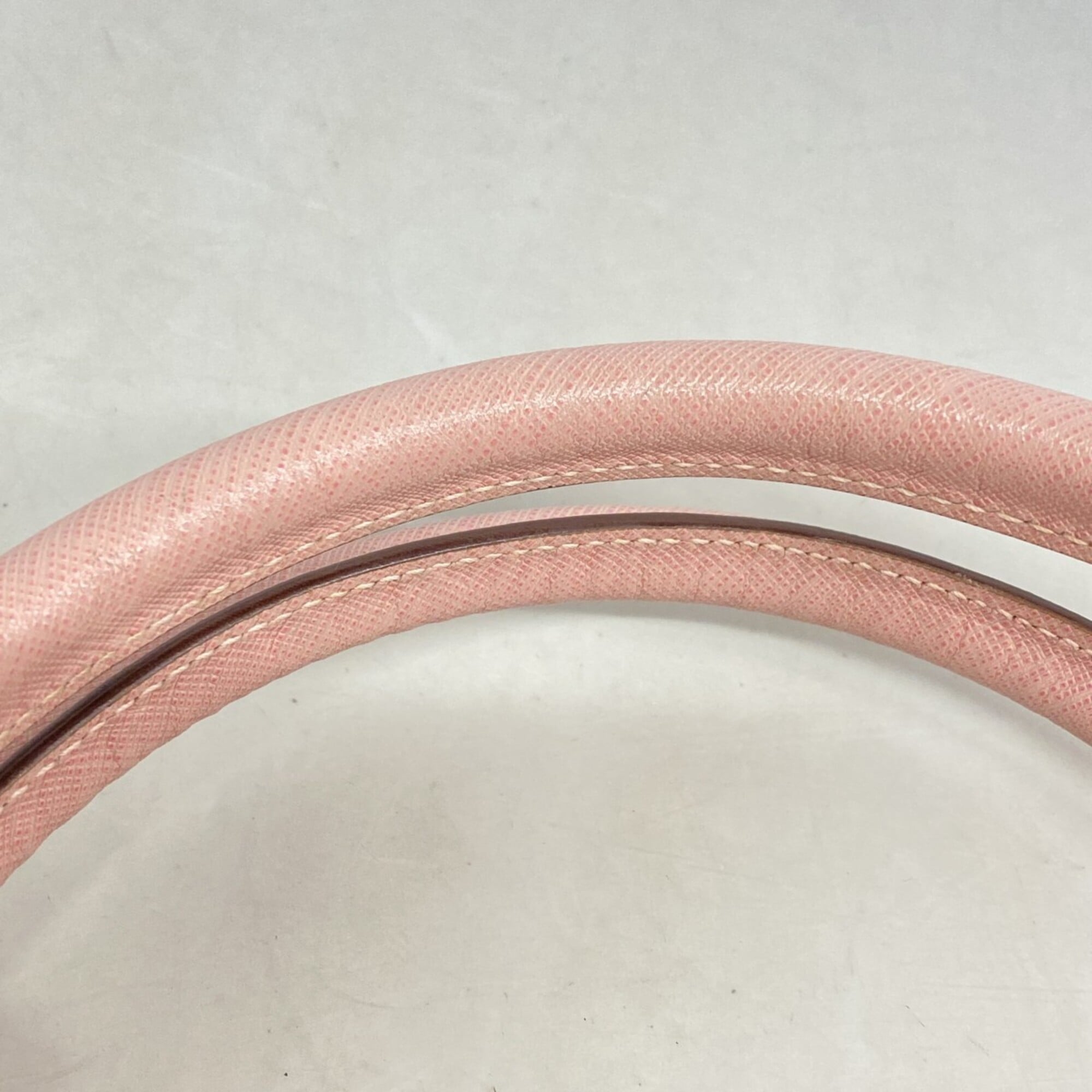 Salvatore Ferragamo Pink Leather Handbag (Pre-Owned)