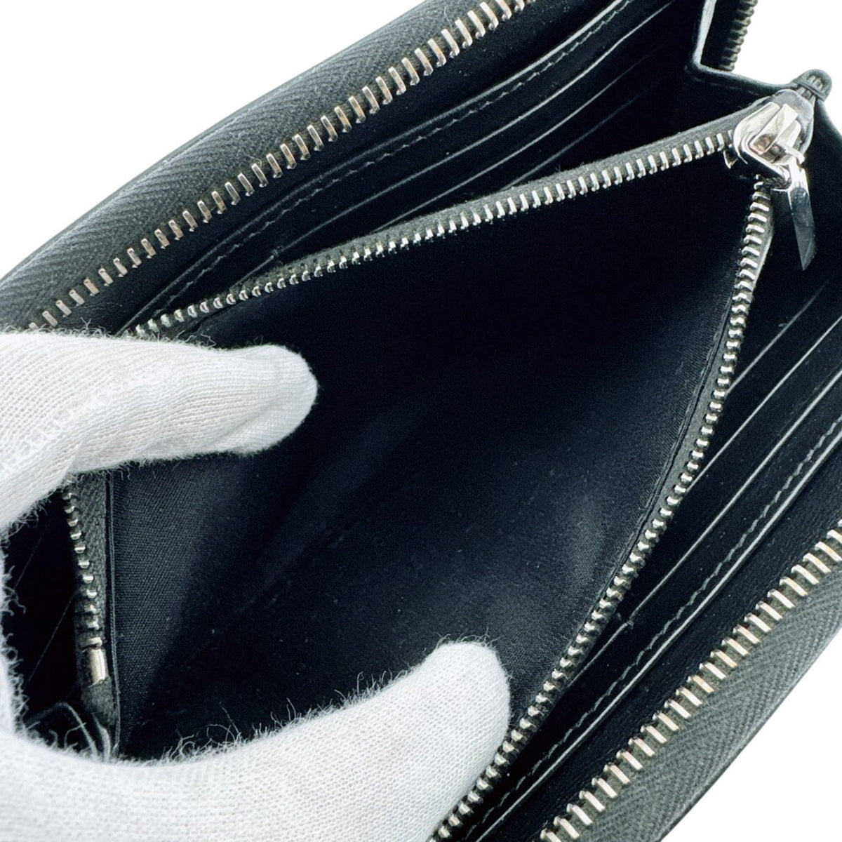 Christian Dior Black Leather Long Wallet (Bi-Fold) (Pre-Owned)