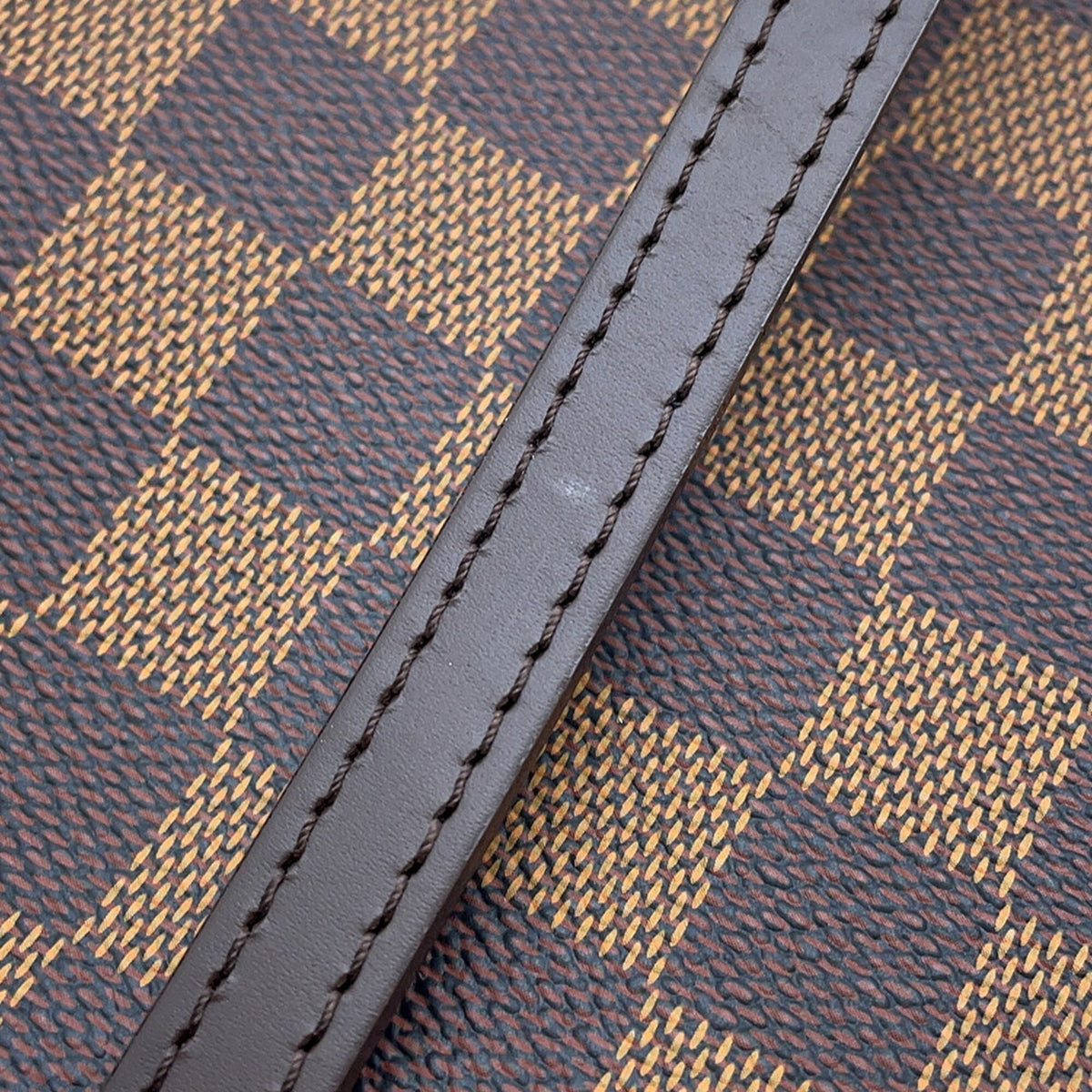 Louis Vuitton Ebene Red Color Damier Canvas Pouch Shoulder Bag (Pre-Owned)