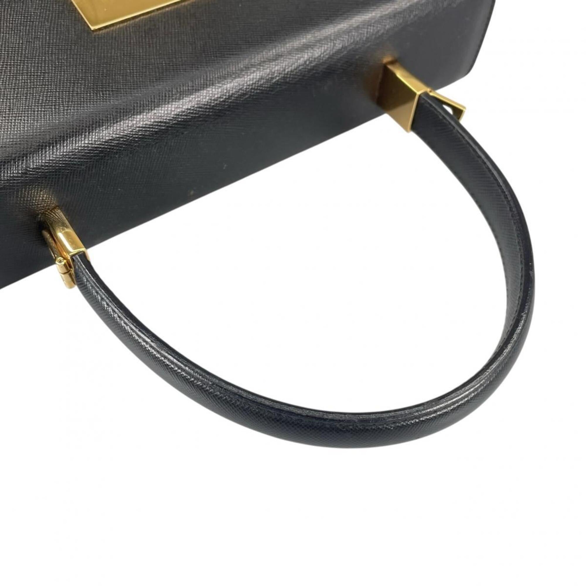 Salvatore Ferragamo Black Leather Handbag Shoulder Bag (Pre-Owned)