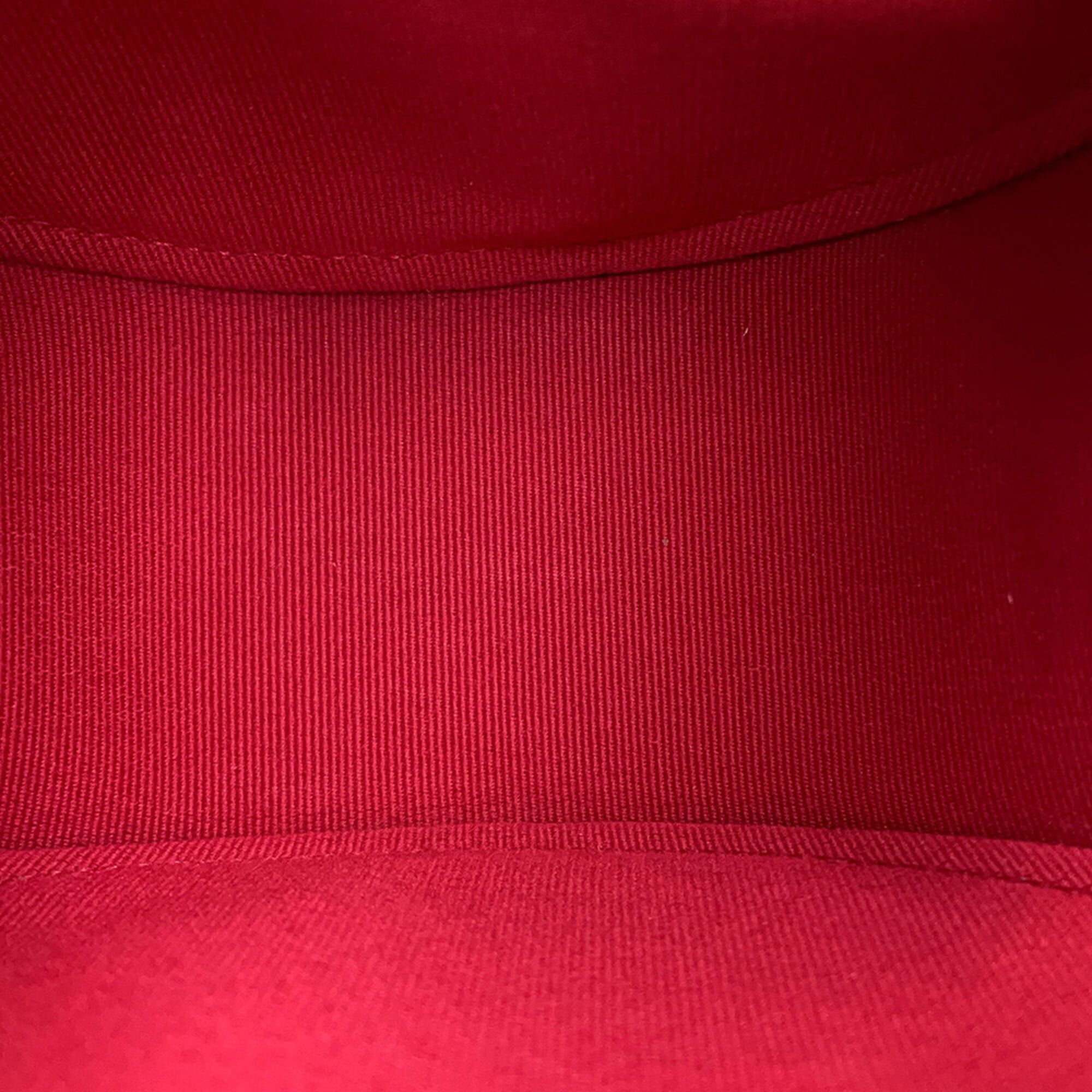 Chanel Matelasse Black Leather Shoulder Bag (Pre-Owned)