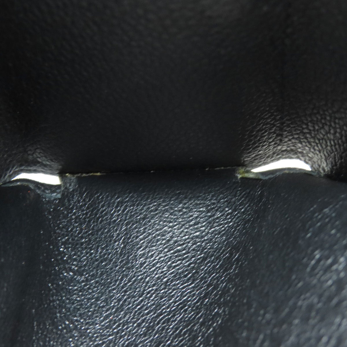 Saint Laurent Black Leather Wallet (Tri-Fold) (Pre-Owned)