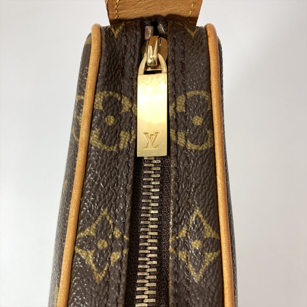 Louis Vuitton Brown Monogram Monogram Pochette Shoulder Bag (Pre-Owned)