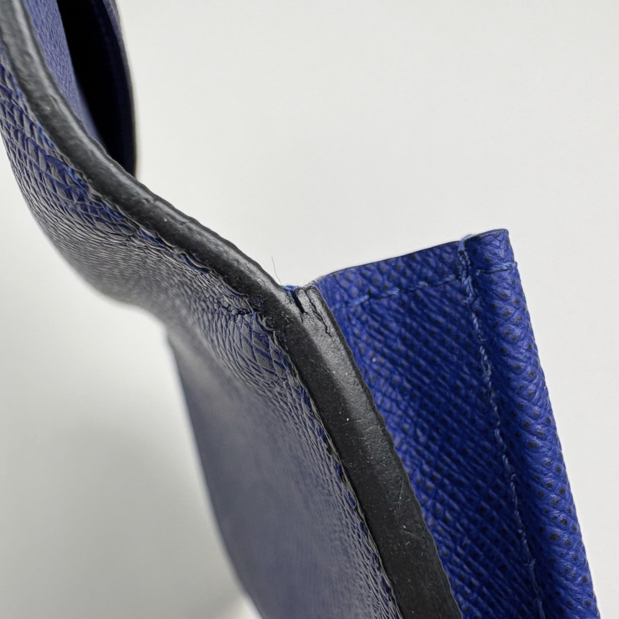 Louis Vuitton Taiga Cobalt Taiga Leather Long Wallet (Bi-Fold) (Pre-Owned)