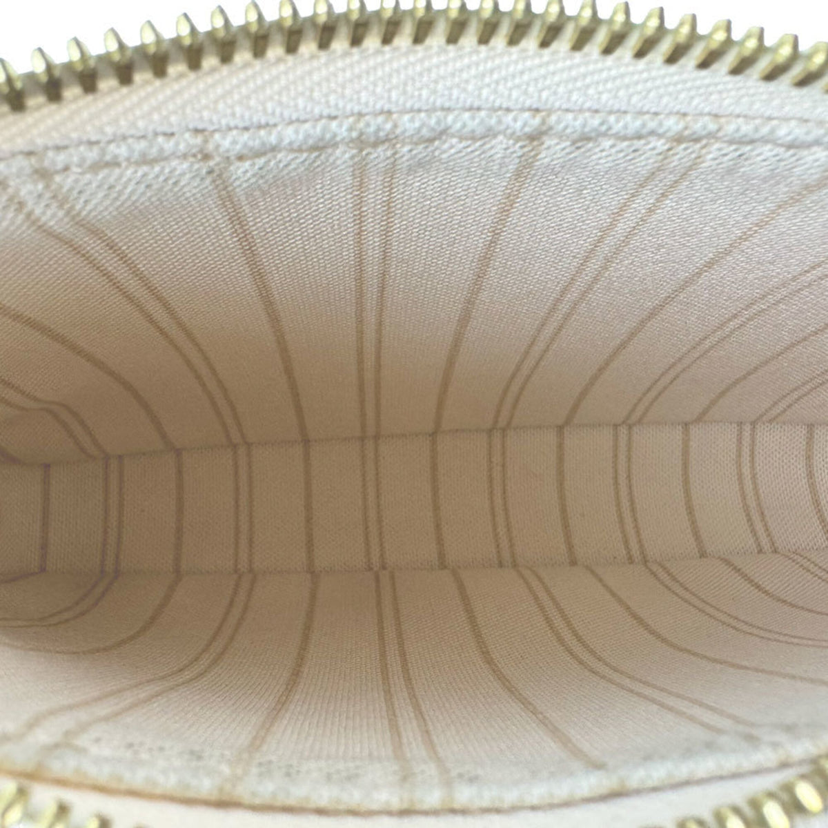 Louis Vuitton Cream Monogram Empreinte Shoulder Bag (Pre-Owned)