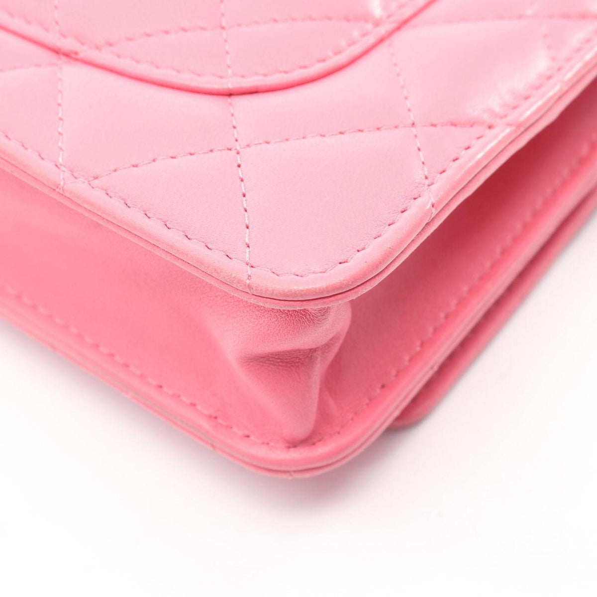 Chanel Pink Leather Handbag Shoulder Bag (Pre-Owned)