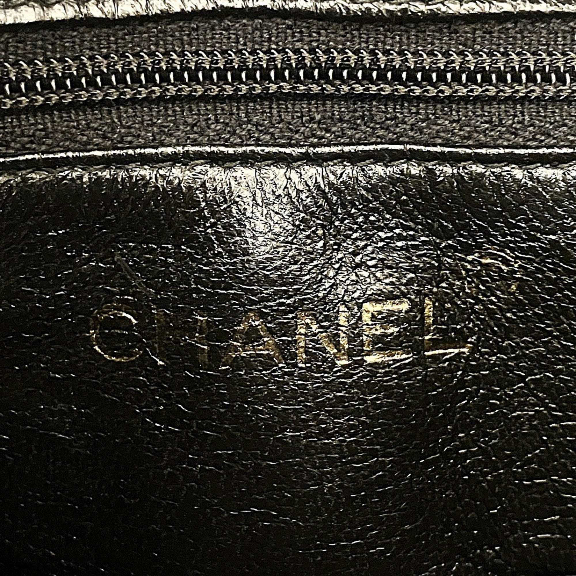 Chanel Black Suede Shoulder Bag (Pre-Owned)