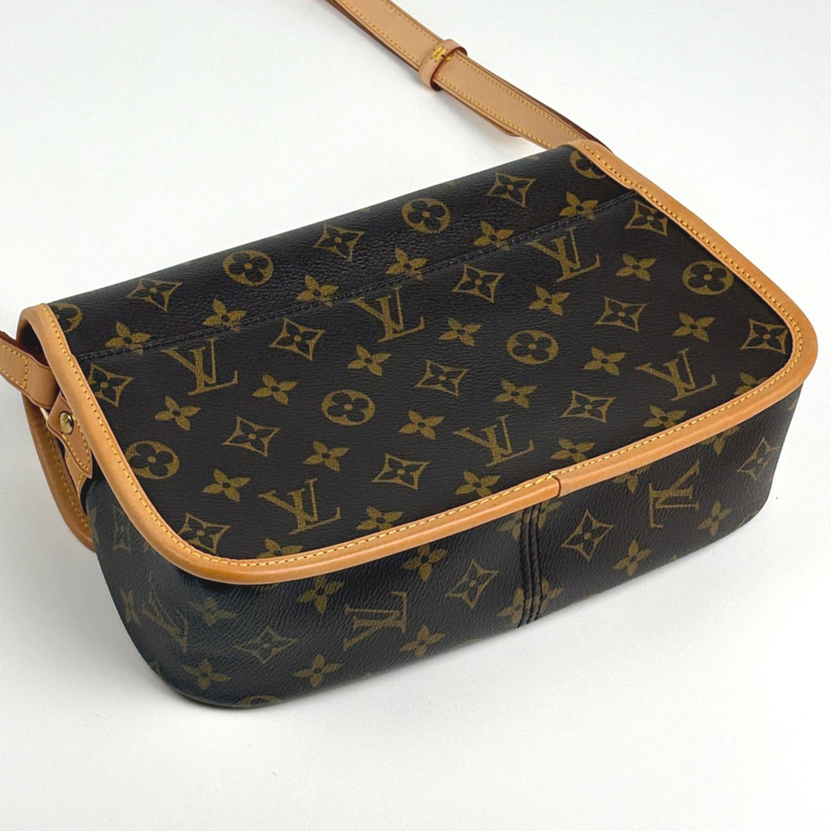 Louis Vuitton Brown Monogram Shoulder Bag (Pre-Owned)
