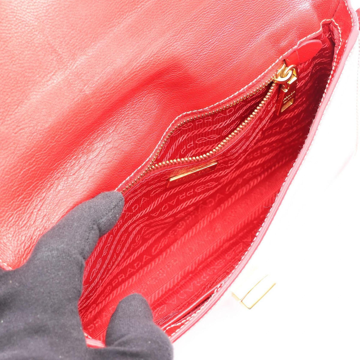 Prada Red Color Patent Leather Handbag Shoulder Bag (Pre-Owned)