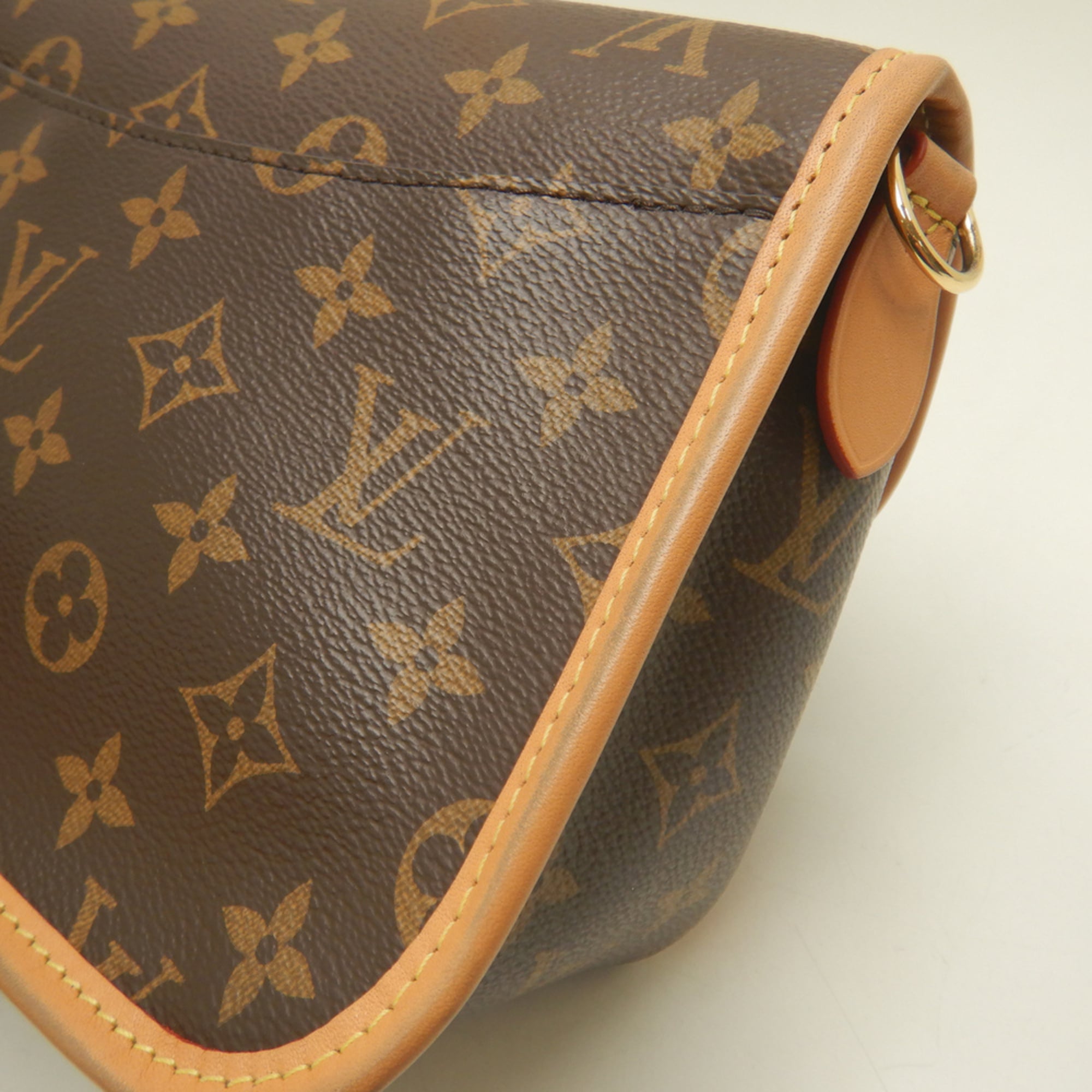 Louis Vuitton Brown Monogram Canvas Shoulder Bag (Pre-Owned)