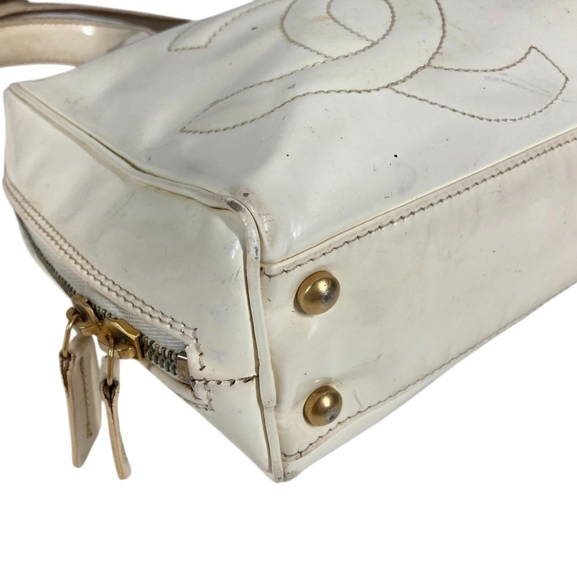 Chanel White Leather Shoulder Bag Tote Bag (Pre-Owned)