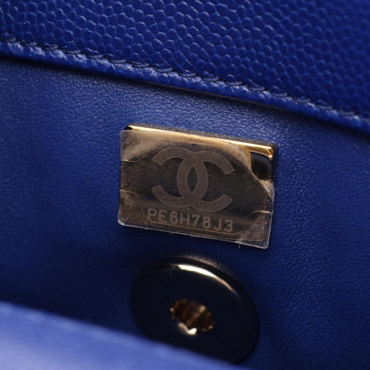 Chanel Blue Grained Calfskin Handbag (Pre-Owned)