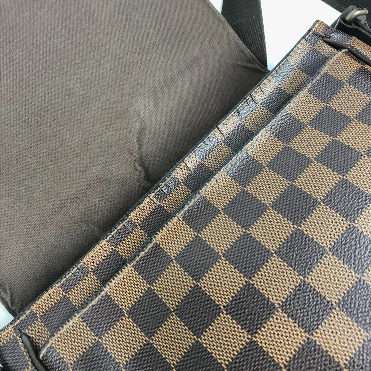 Louis Vuitton Brown Damier Canvas Ebene Damier Canvas Shoulder Bag (Pre-Owned)