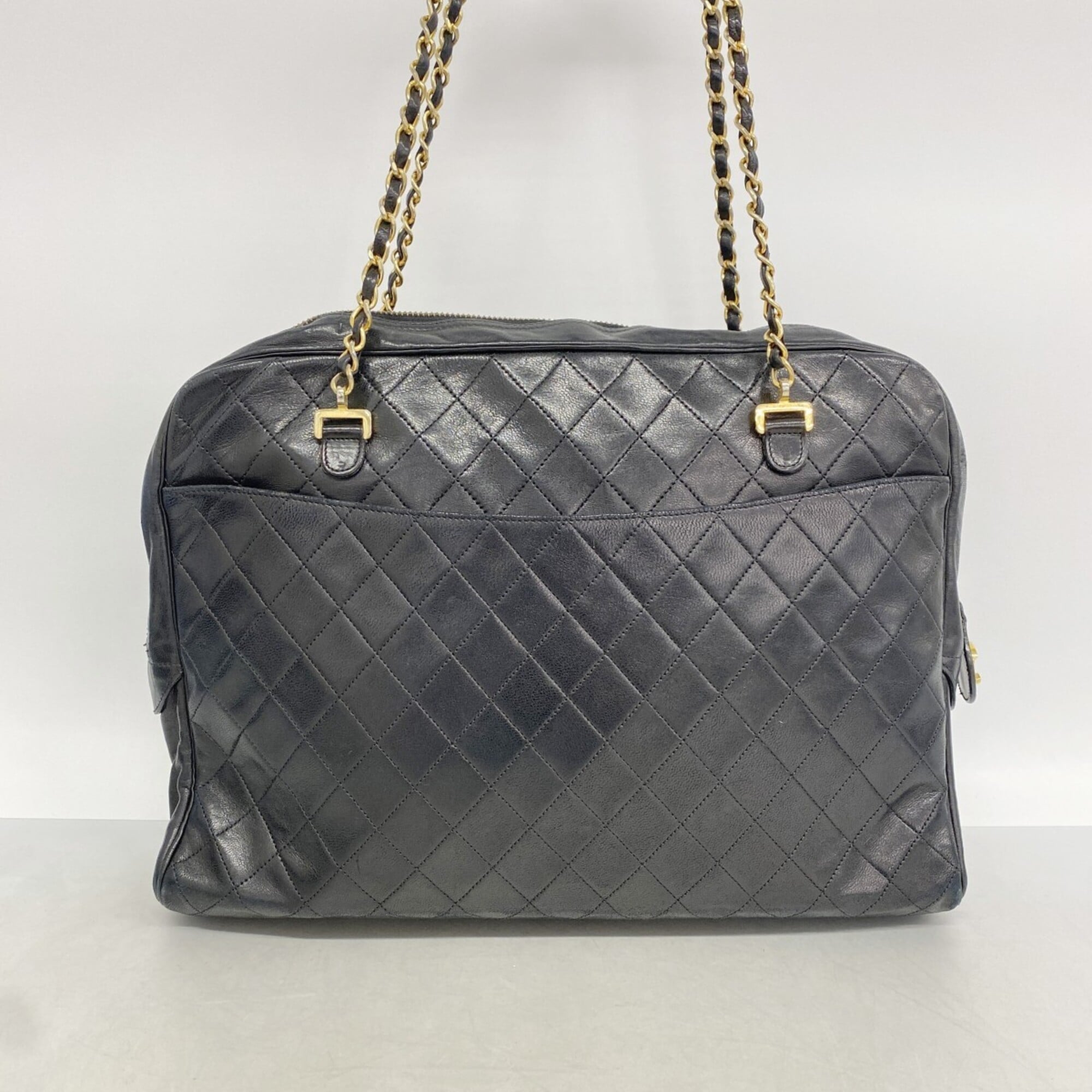 Chanel Black Leather Shoulder Bag (Pre-Owned)