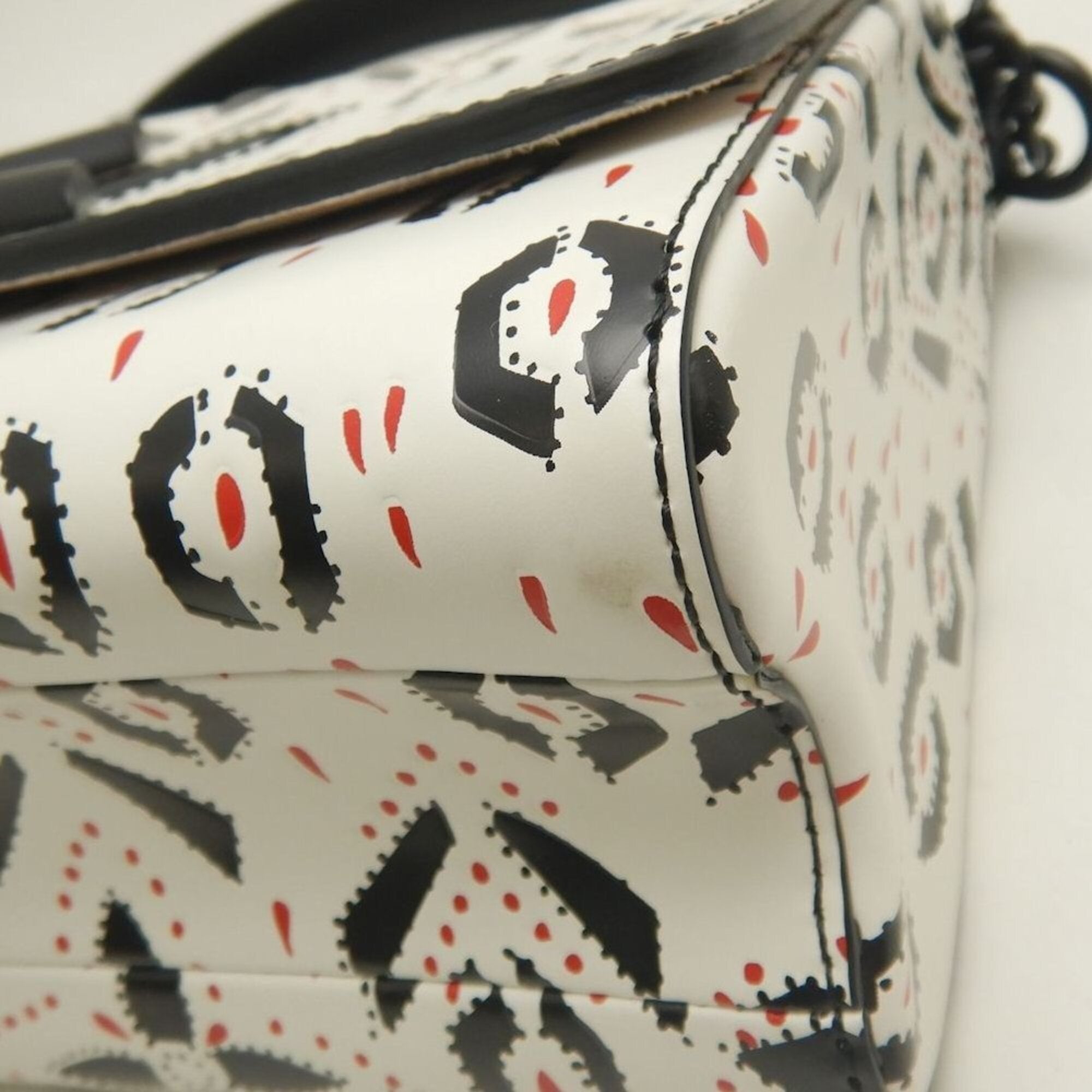 Louis Vuitton Black White Leather Shoulder Bag (Pre-Owned)