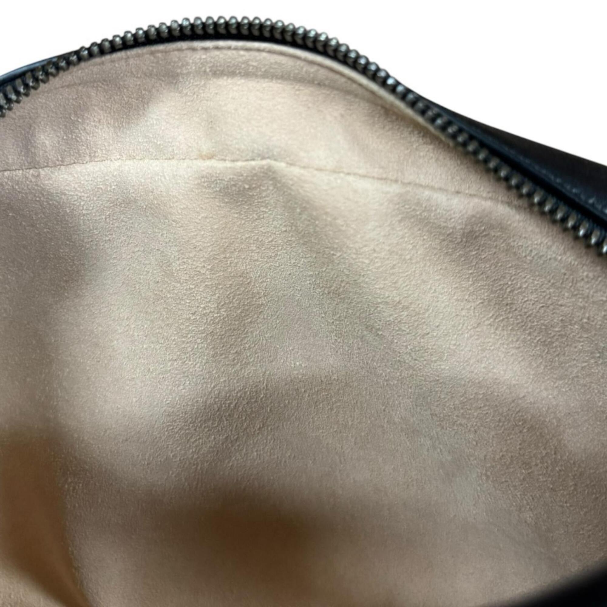 Gucci Gg Marmont Black Leather Shoulder Bag (Pre-Owned)
