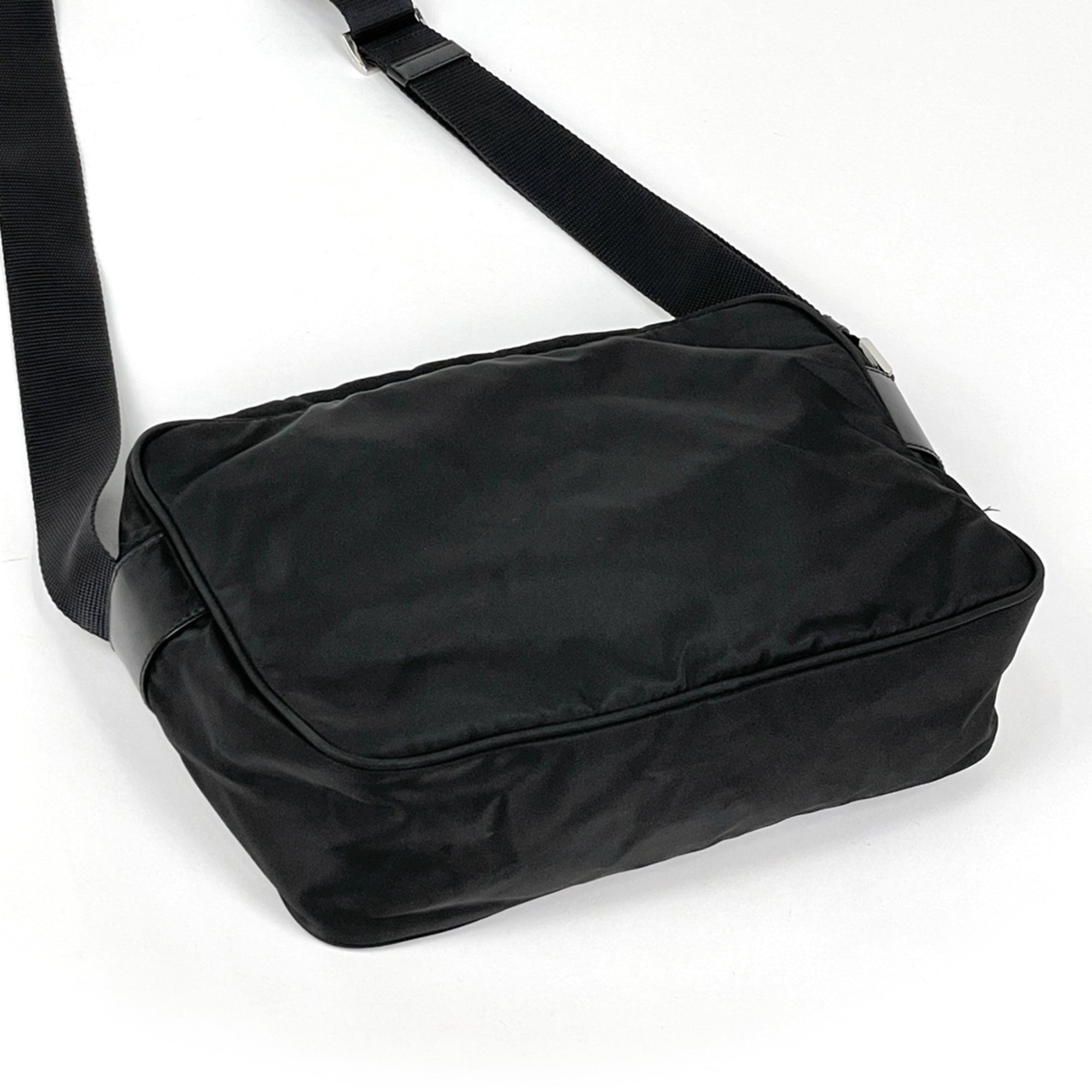 Prada Black Nylon Shoulder Bag (Pre-Owned)