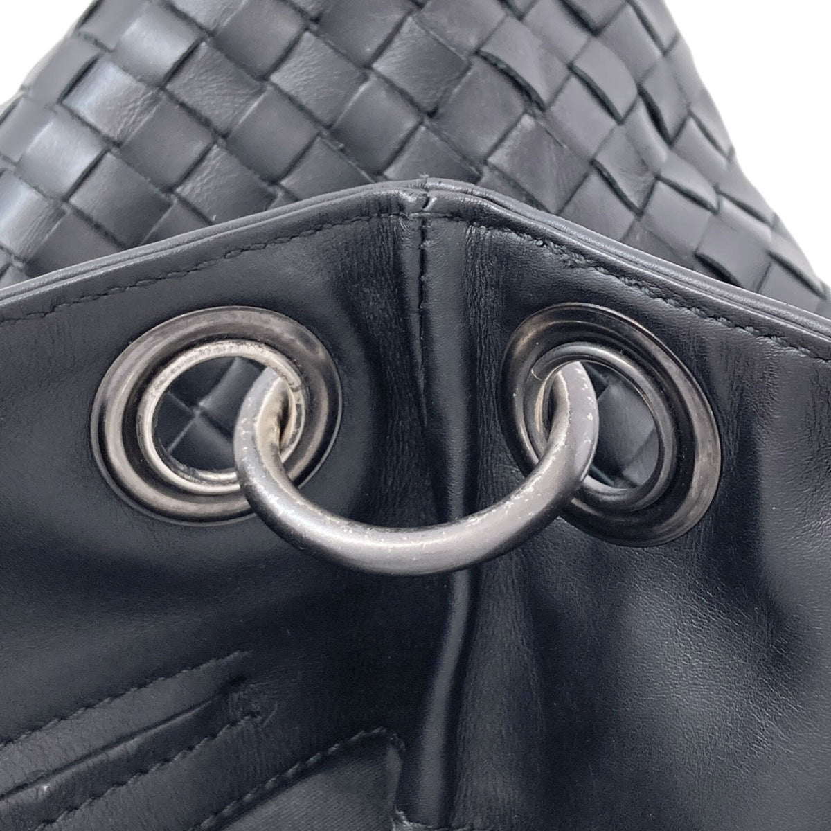 Bottega Veneta Intrecciato Black Leather Shoulder Bag (Pre-Owned)