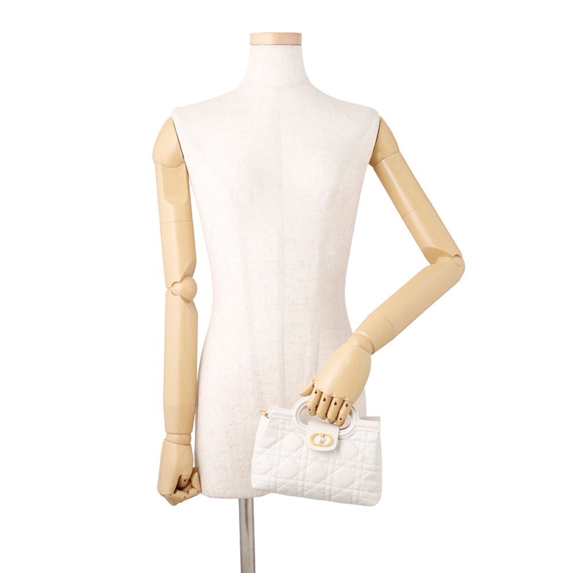 Christian Dior White Leather Artificial Pearl Handbag (Pre-Owned)