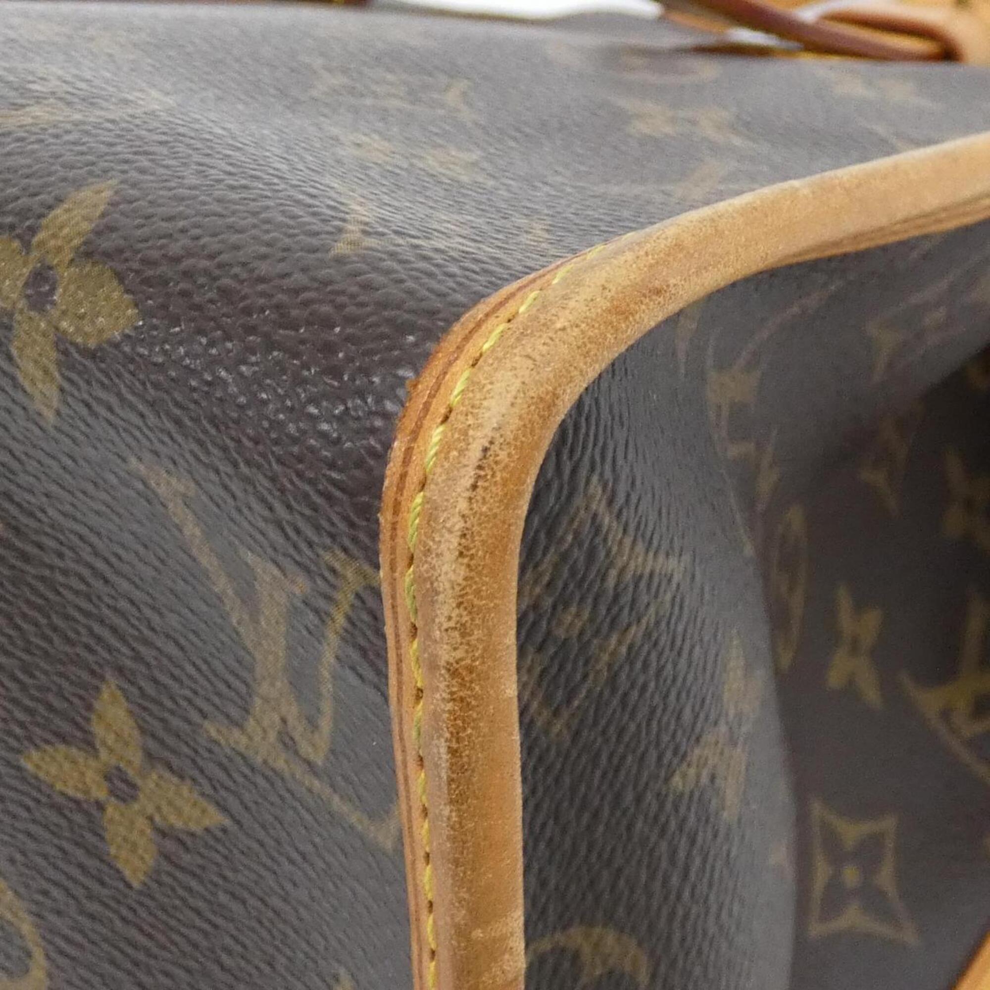 Louis Vuitton Marron Coated Canvas Shoulder Bag (Pre-Owned)