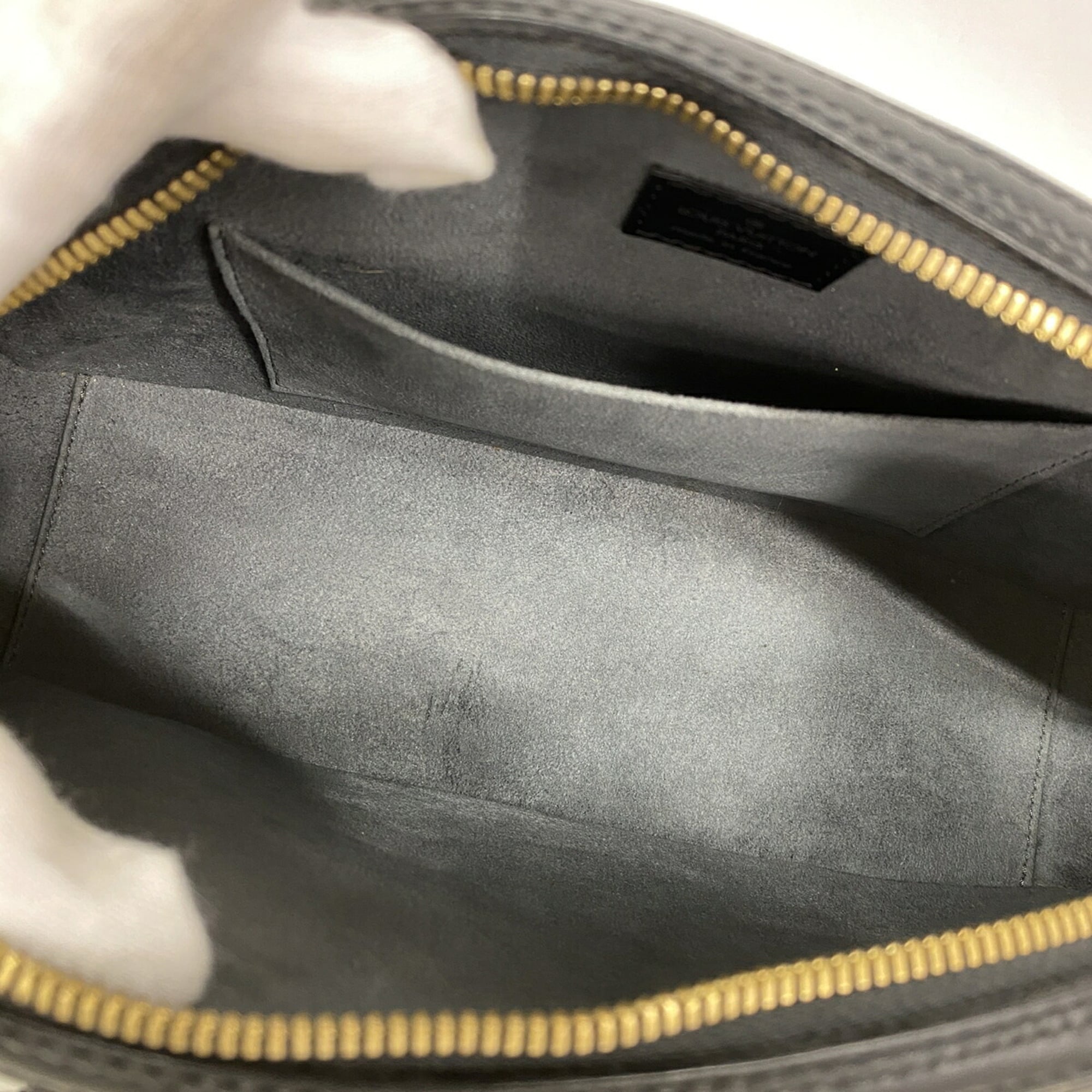 Louis Vuitton Noir Handbag (Pre-Owned)