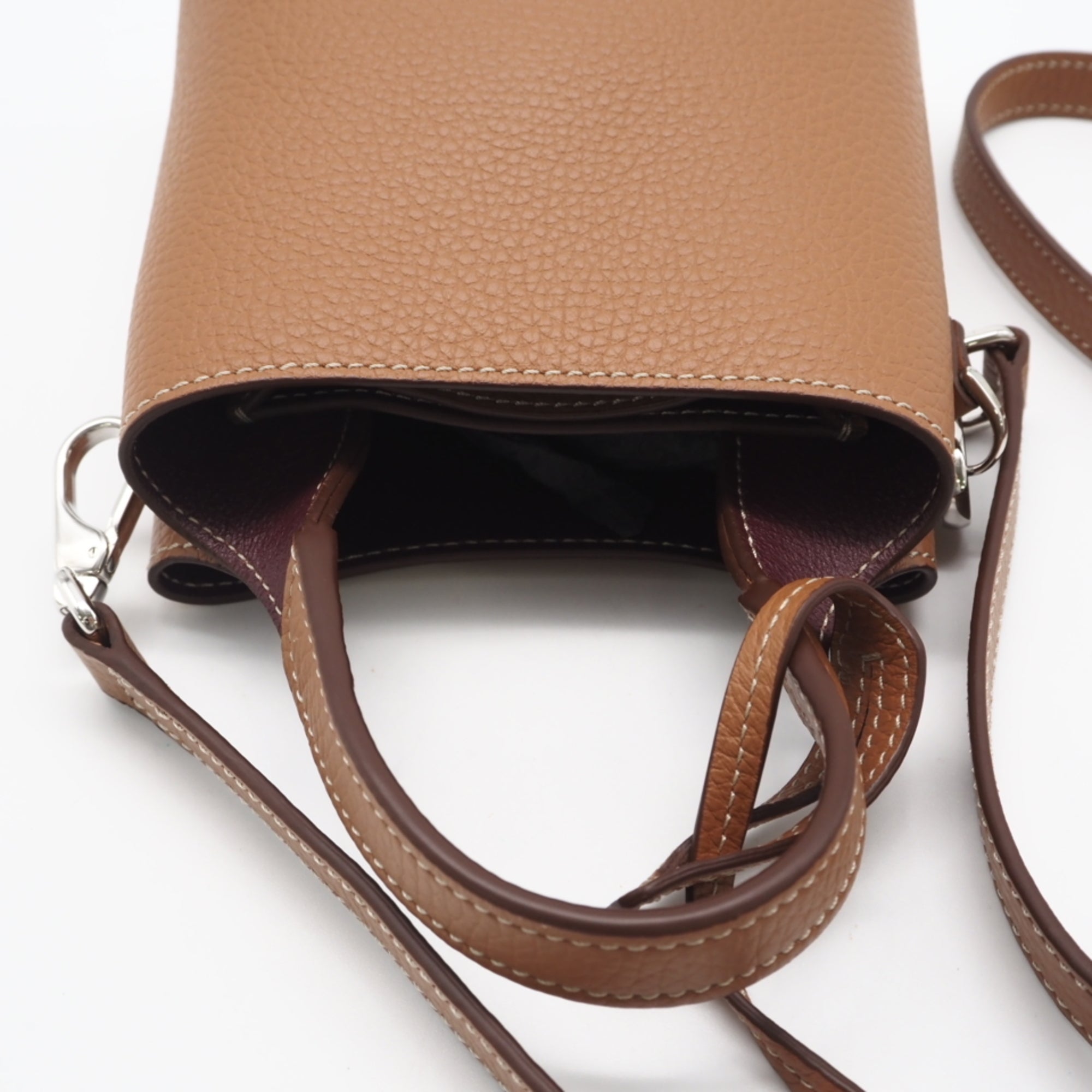 Tod's Brown Leather Handbag (Pre-Owned)