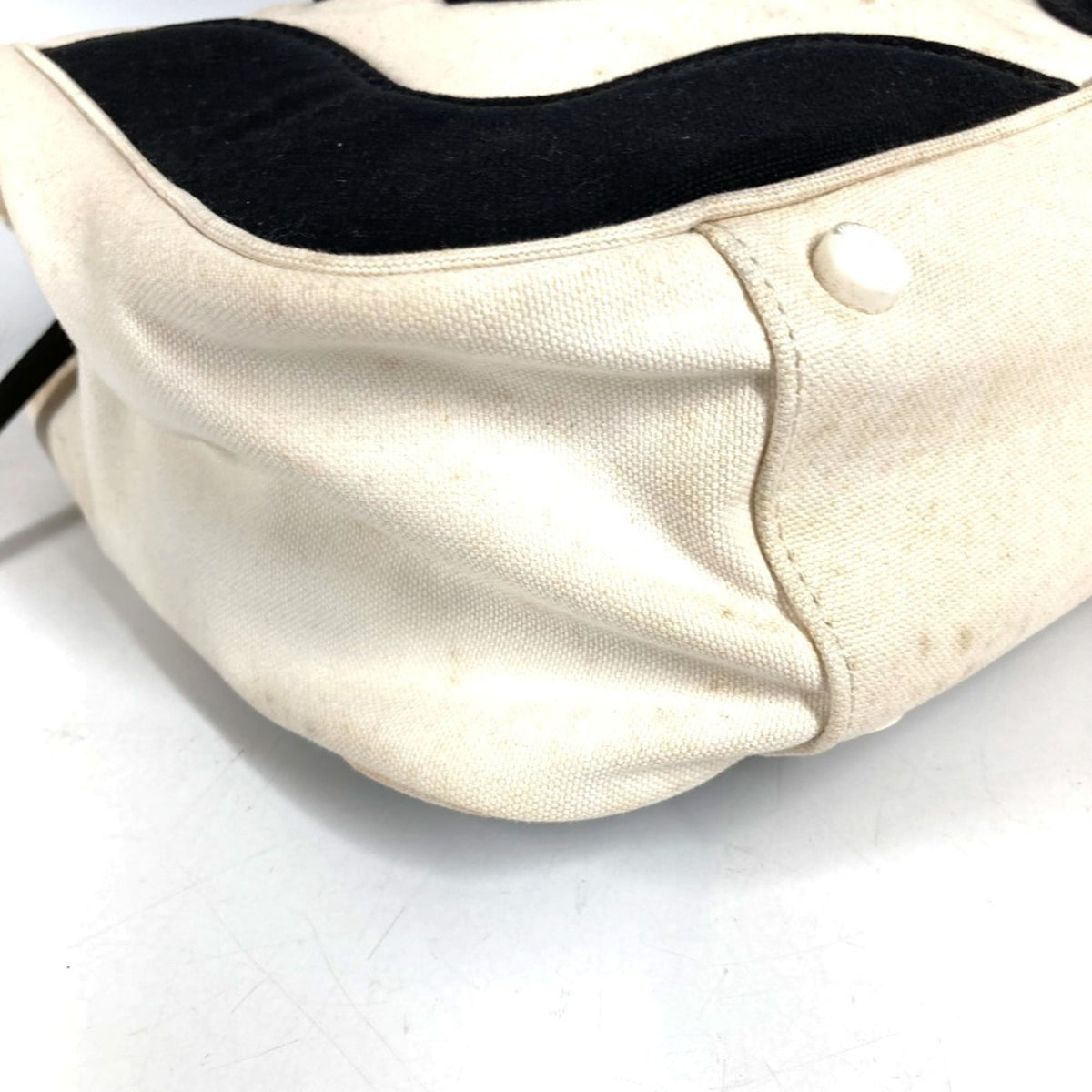 Chanel Black White Canvas Handbag Tote Bag (Pre-Owned)