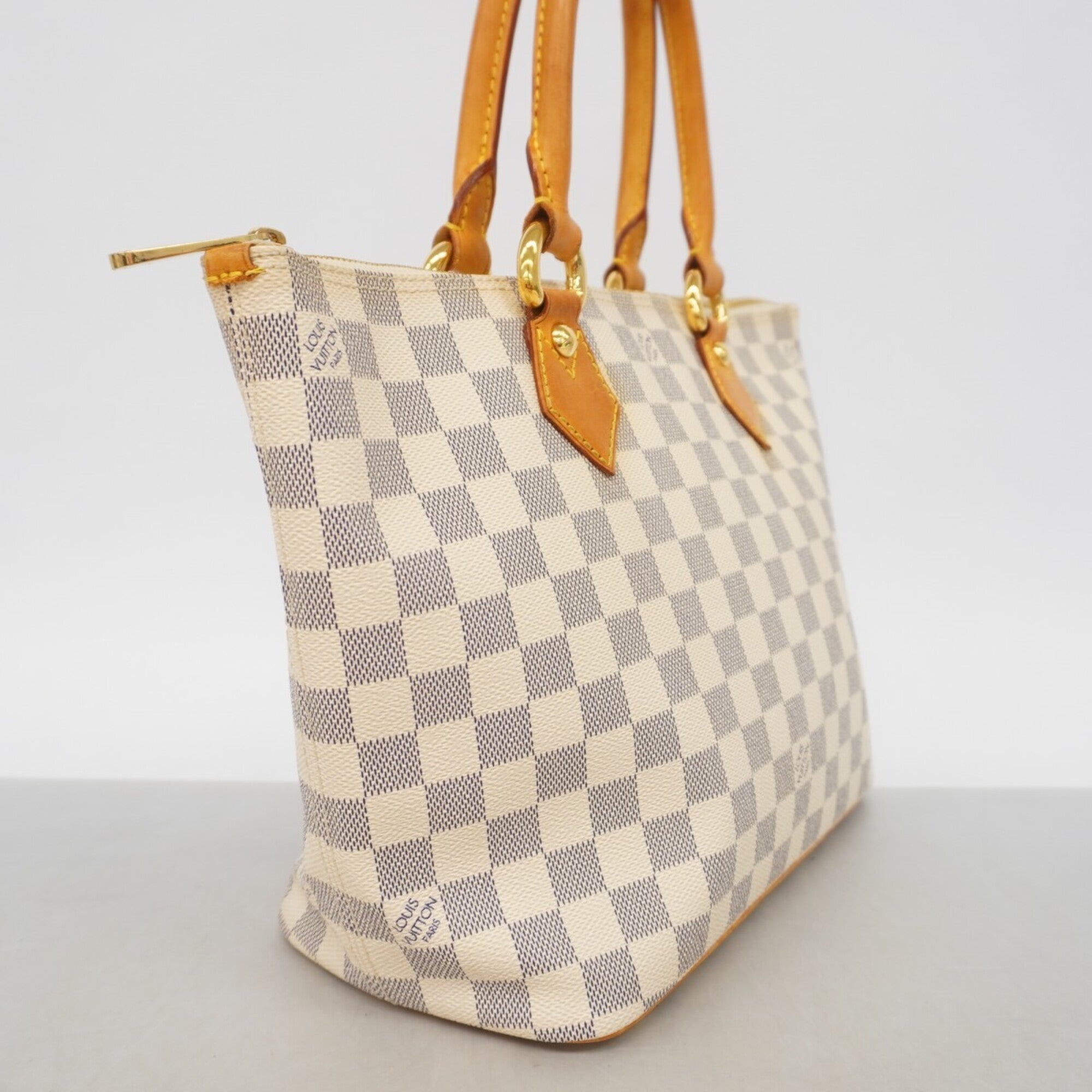 Louis Vuitton White Tote Bag (Pre-Owned)