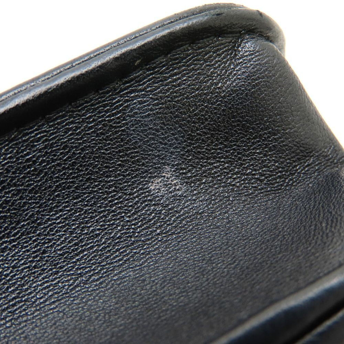 Chanel Black Leather Shoulder Bag (Pre-Owned)