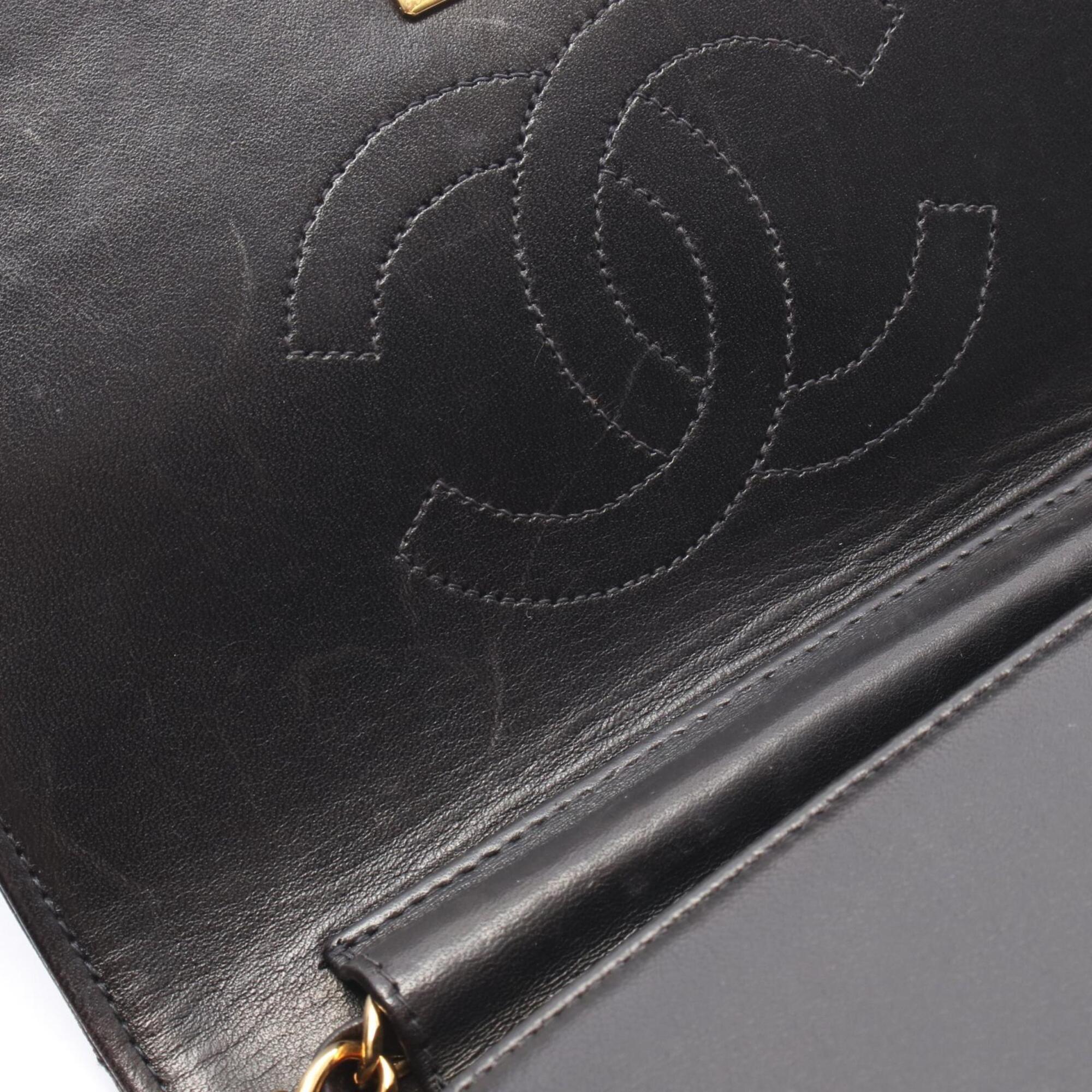 Chanel Matelasse Black Leather Handbag Shoulder Bag (Pre-Owned)