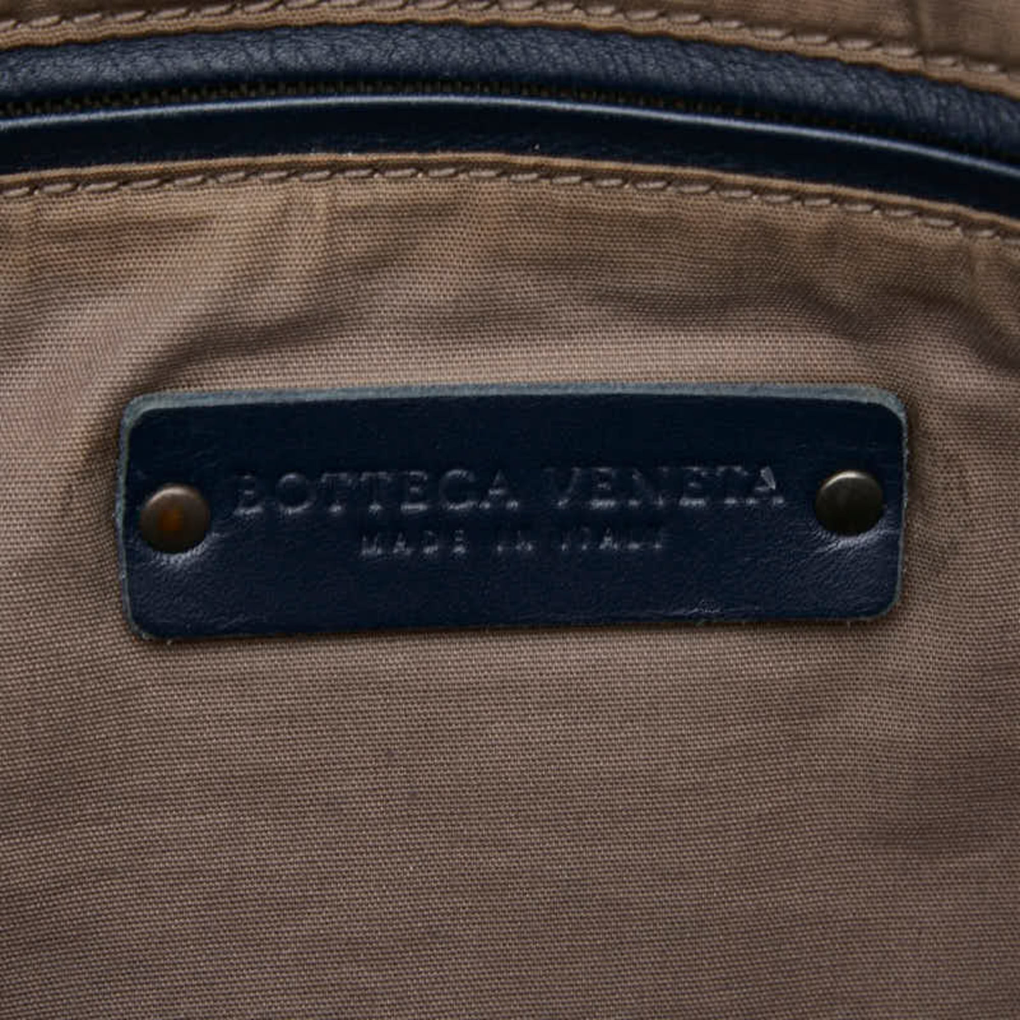 Bottega Veneta Navy Leather Shoulder Bag (Pre-Owned)
