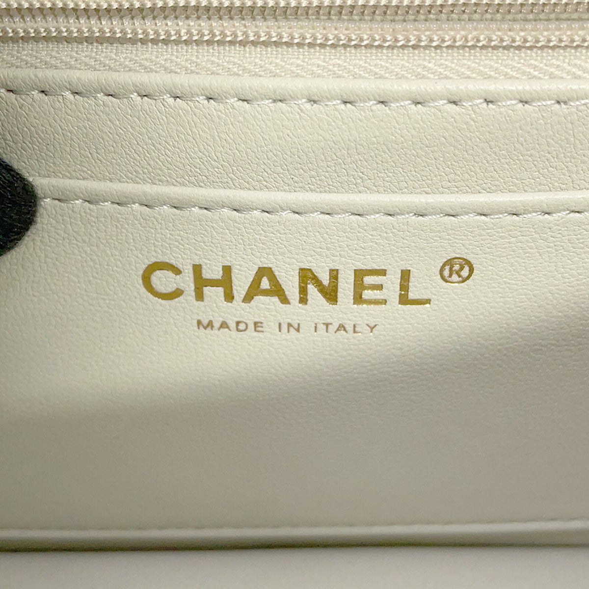 Chanel Gray Tweed Handbag Shoulder Bag (Pre-Owned)