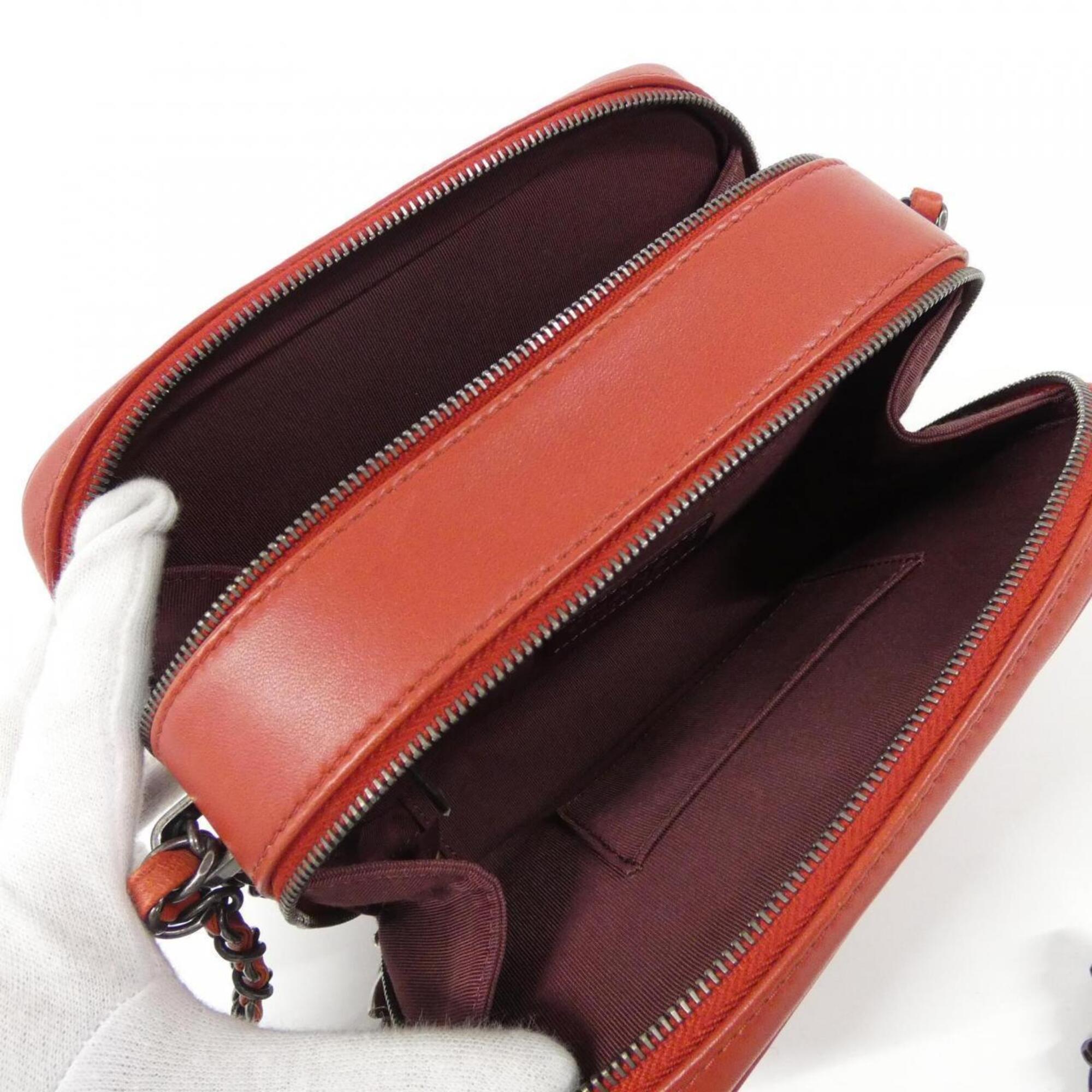 Chanel Red Color Leather Shoulder Bag (Pre-Owned)