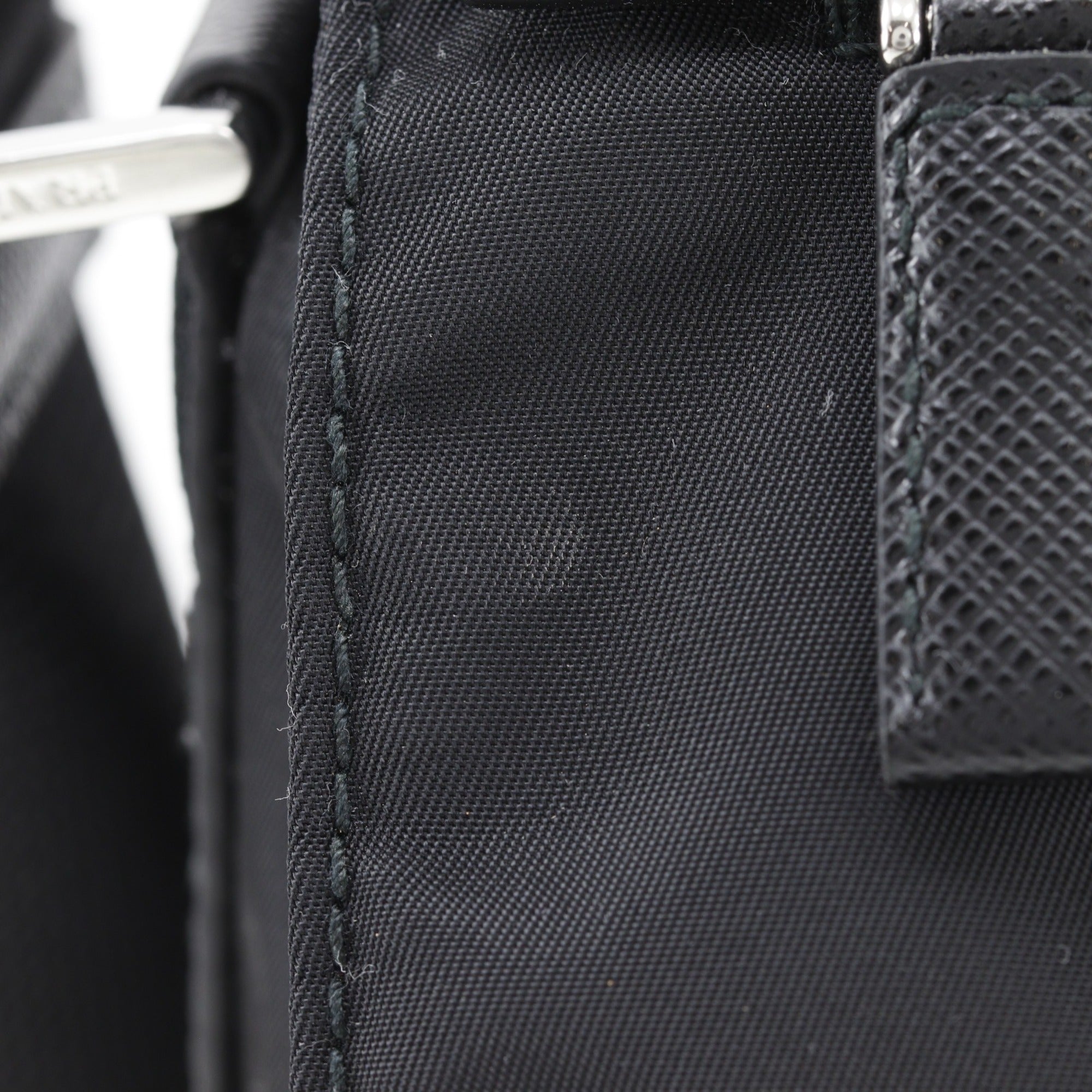 Prada Black Nero Nylon Messenger Bag Shoulder Bag (Pre-Owned)