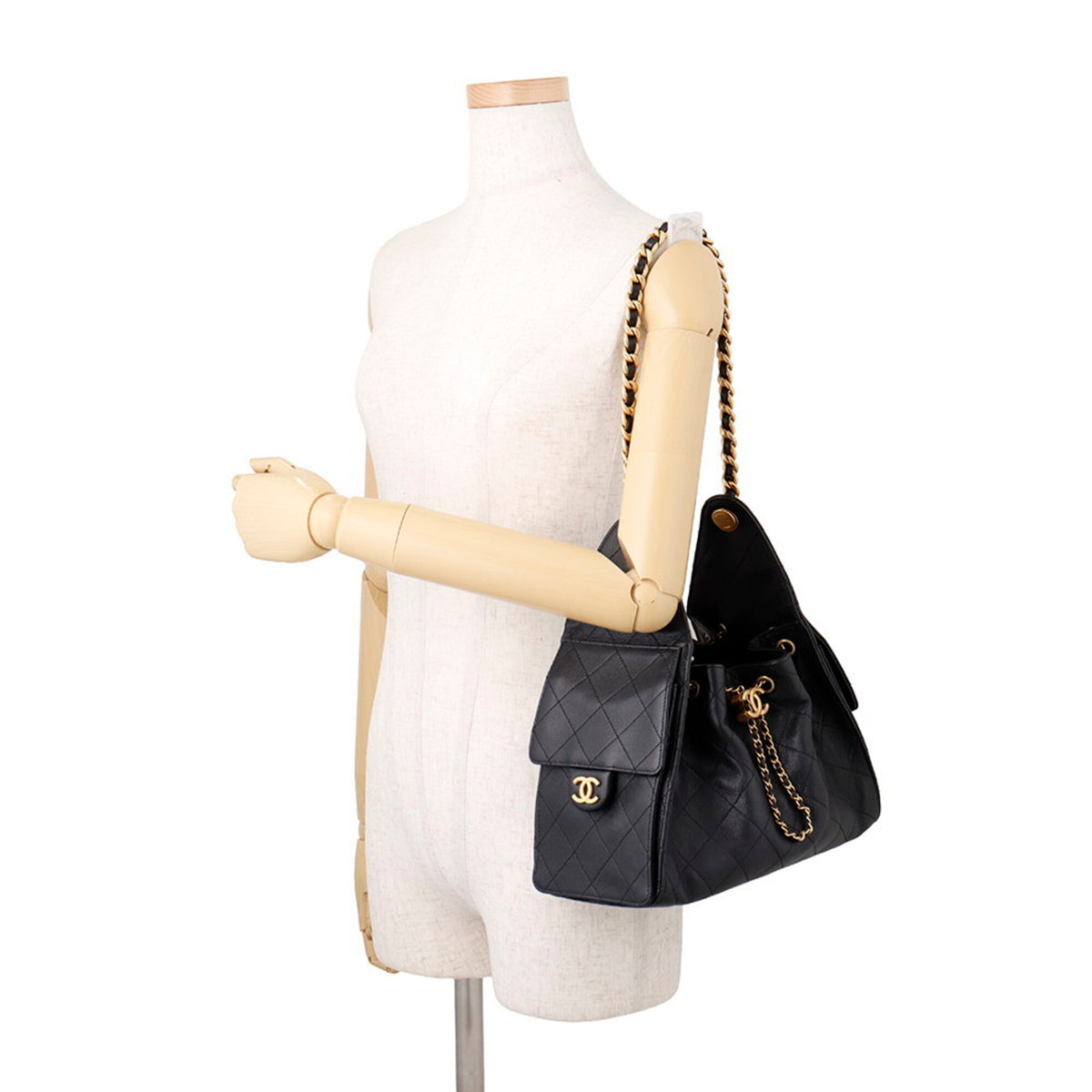 Chanel Black Grained Calfskin Handbag Shoulder Bag (Pre-Owned)