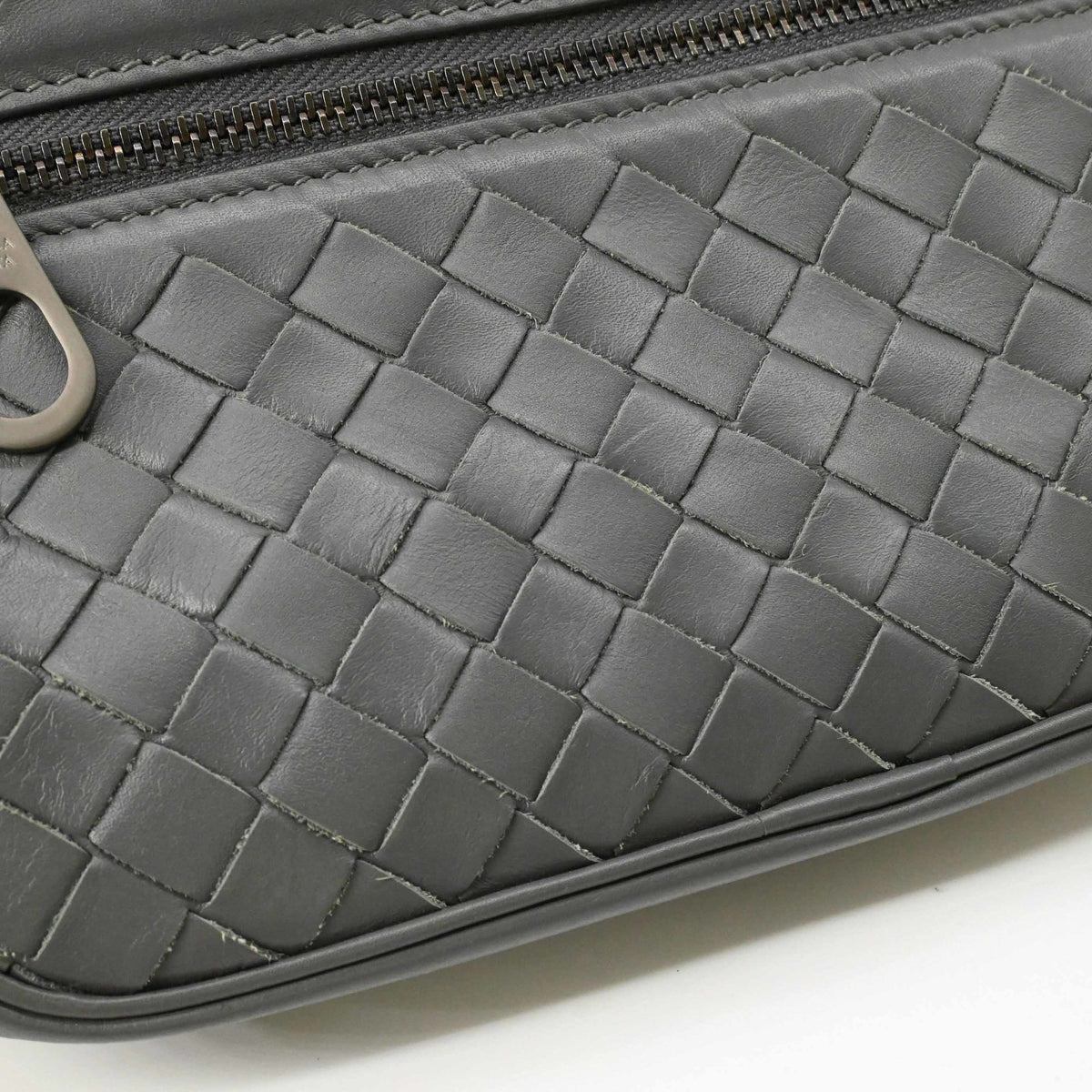 Bottega Veneta Black Gray Intrecciato Crossbody Bag Fanny Pack Pouch (Pre-Owned)