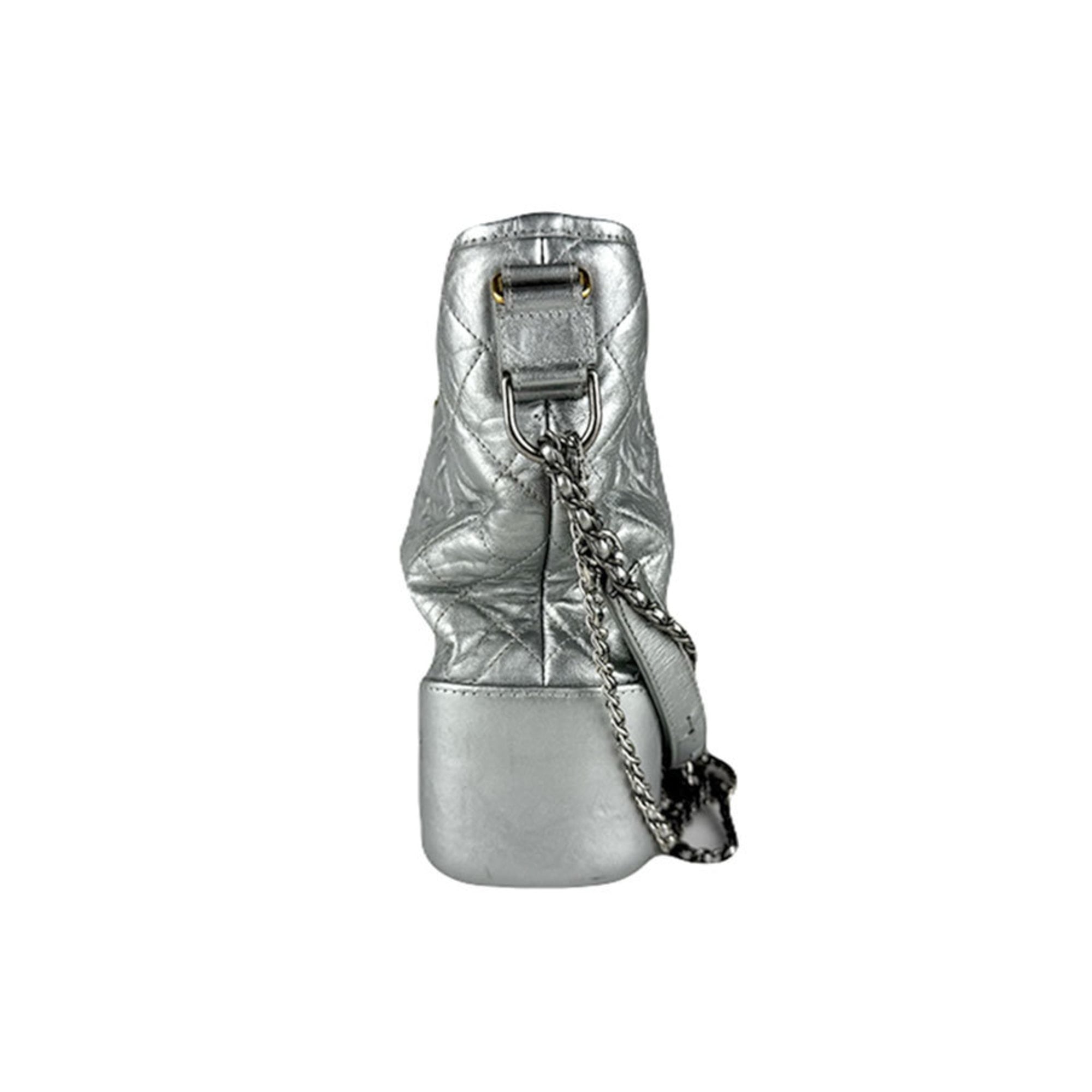 Chanel Silver Leather Shoulder Bag (Pre-Owned)