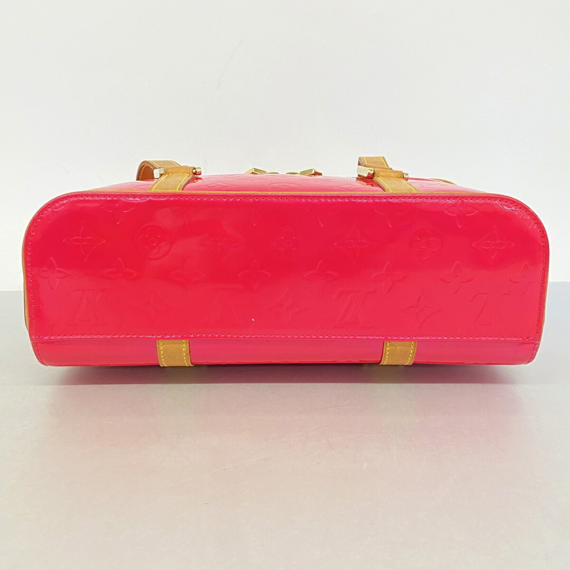 Louis Vuitton Fuchsia Pink Shoulder Bag (Pre-Owned)