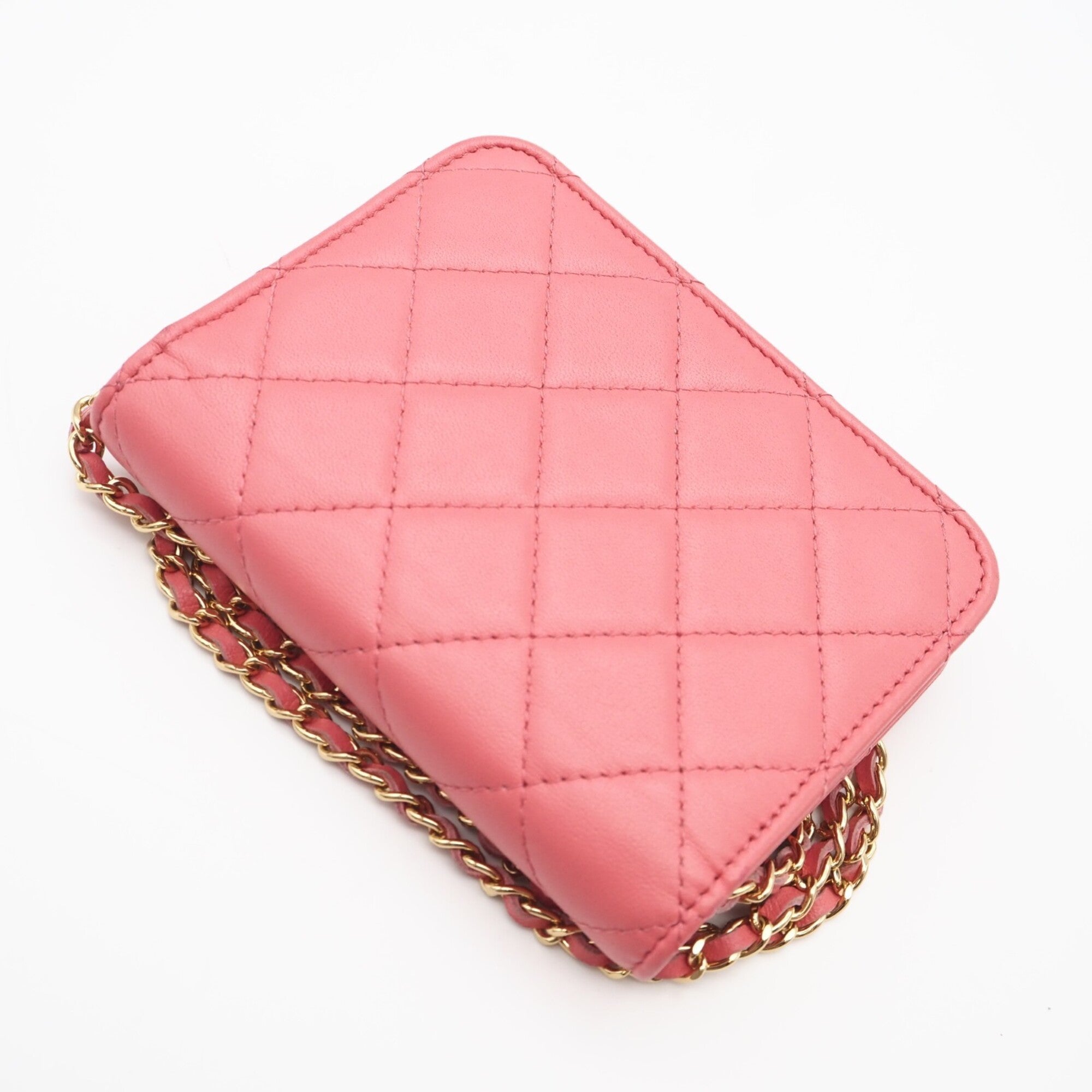 Chanel Matelasse Pink Leather Shoulder Bag (Pre-Owned)