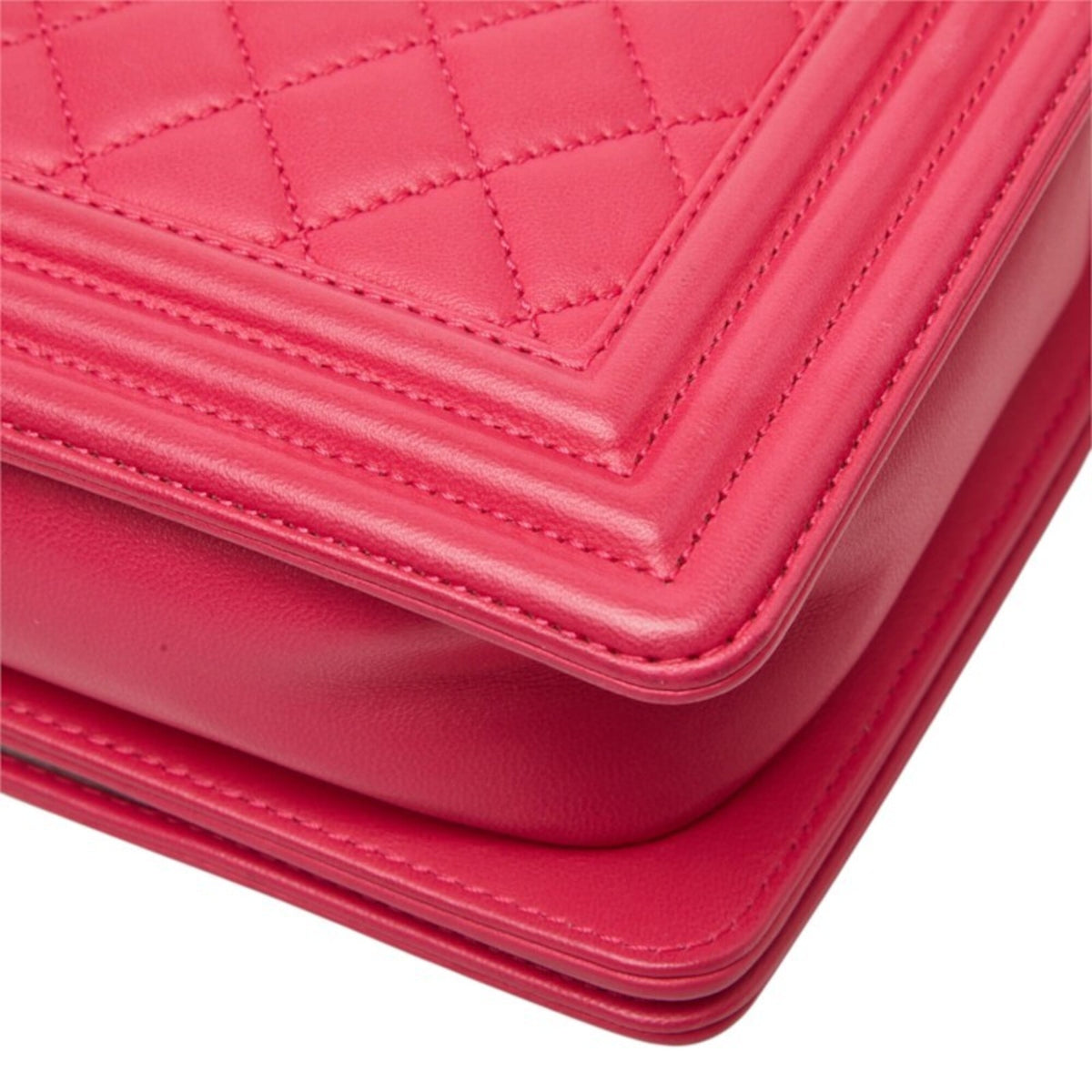 Chanel Pink Shoulder Bag (Pre-Owned)