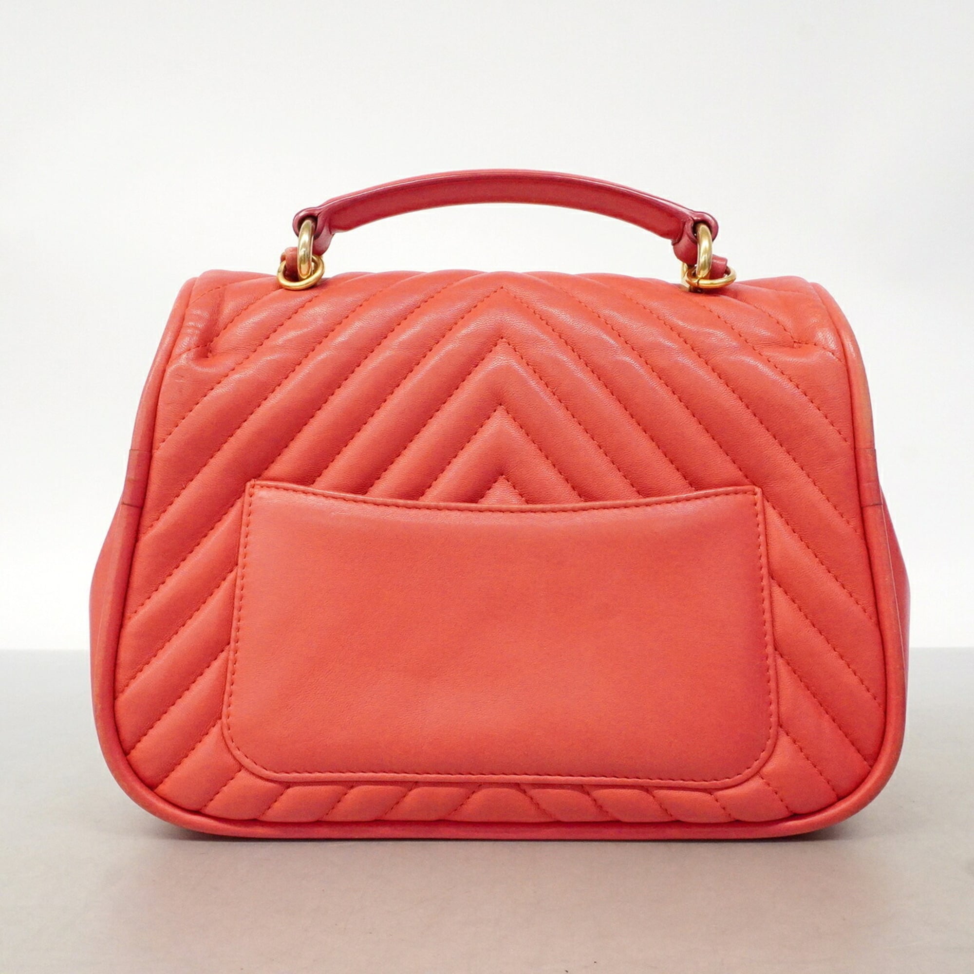 Chanel Pink Leather Handbag (Pre-Owned)