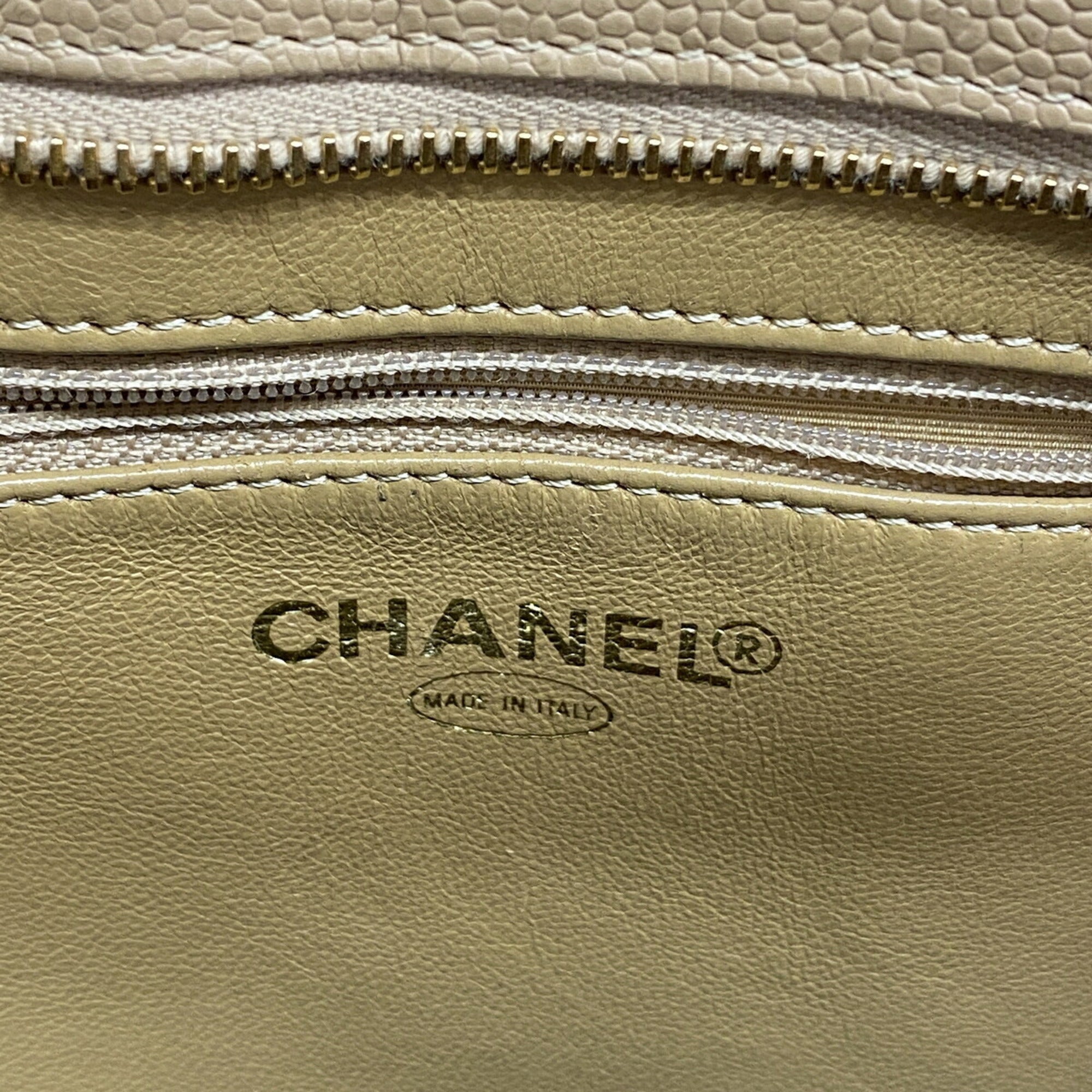 Chanel Beige Grained Calfskin Tote Bag (Pre-Owned)