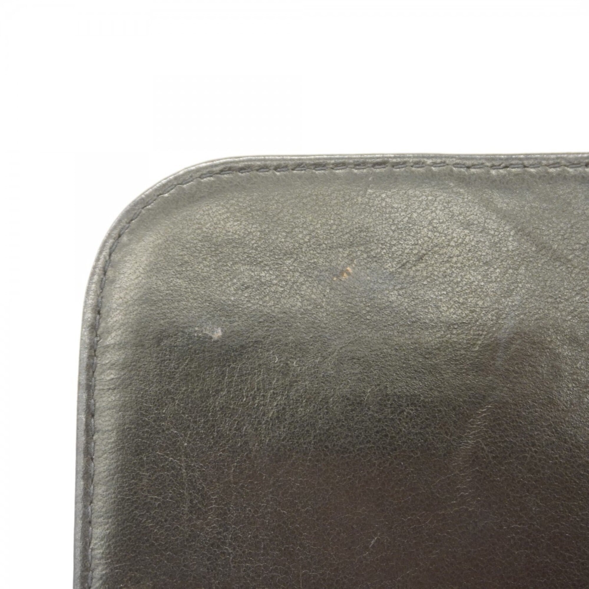 Chanel Black Leather Shoulder Bag (Pre-Owned)
