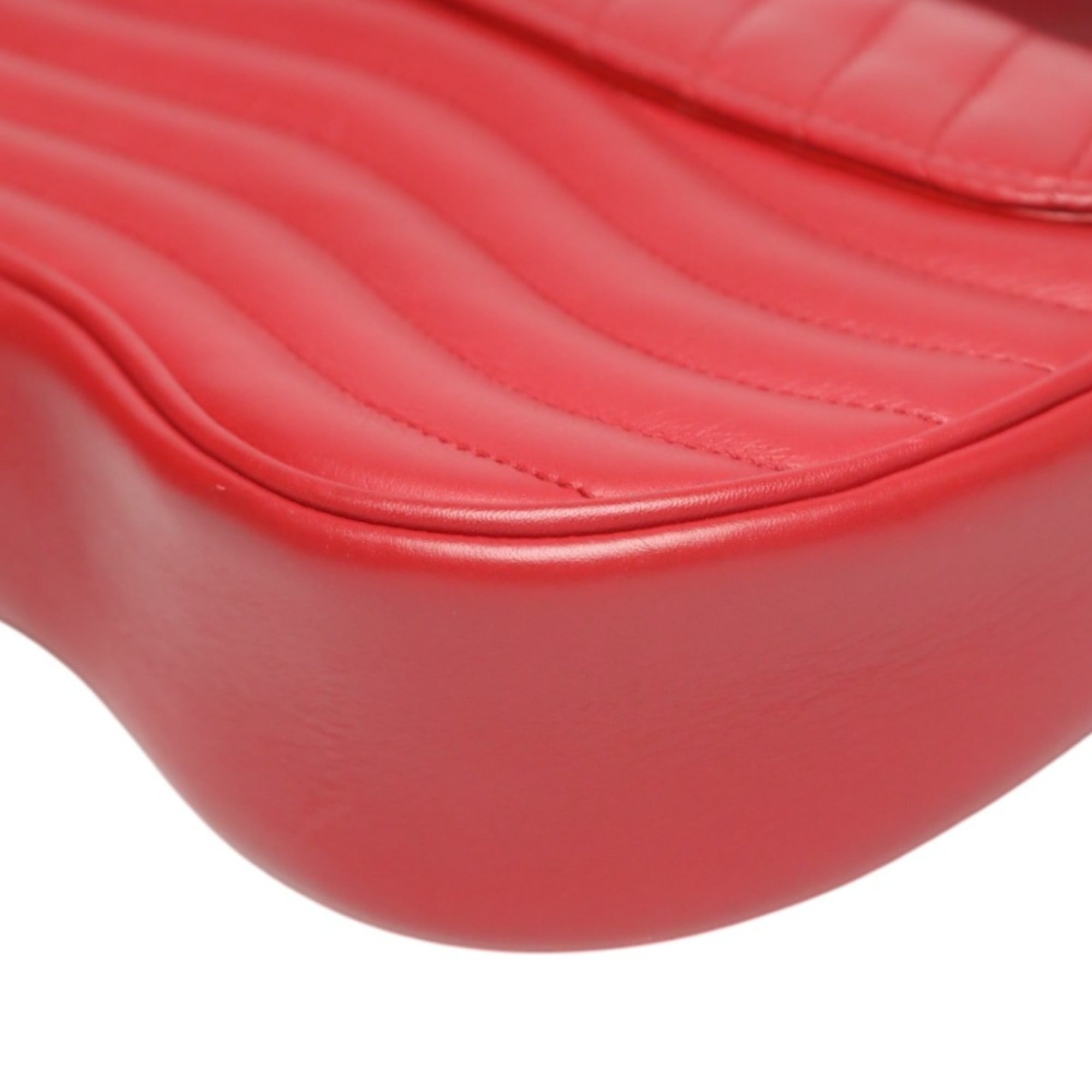 Louis Vuitton Red Color Leather Shoulder Bag (Pre-Owned)