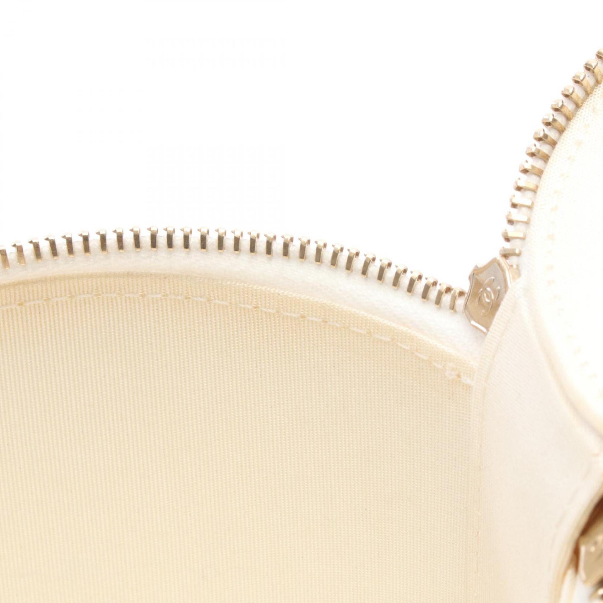 Chanel Black White Leather Handbag Shoulder Bag (Pre-Owned)