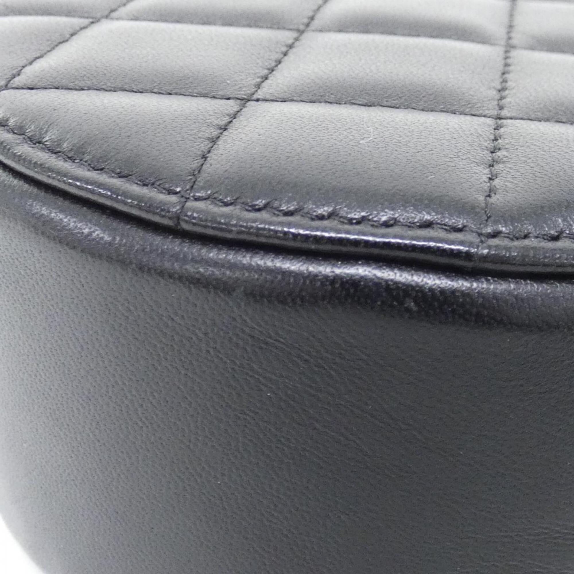 Chanel Black Leather Shoulder Bag (Pre-Owned)