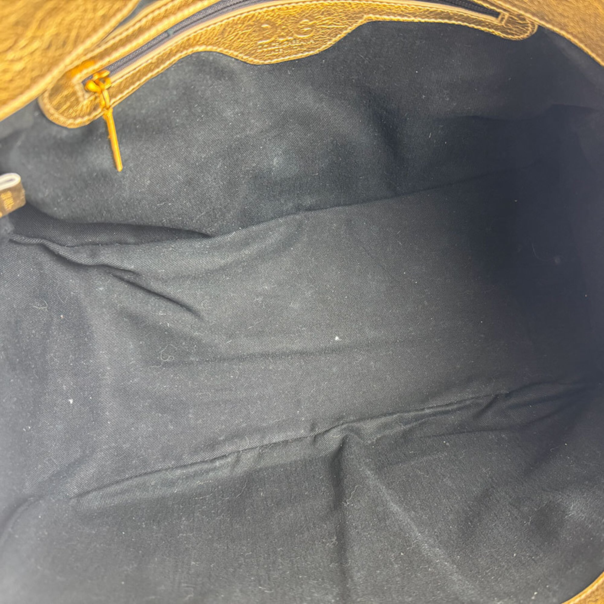 Unspecified Black Gold Leather Handbag (Pre-Owned)